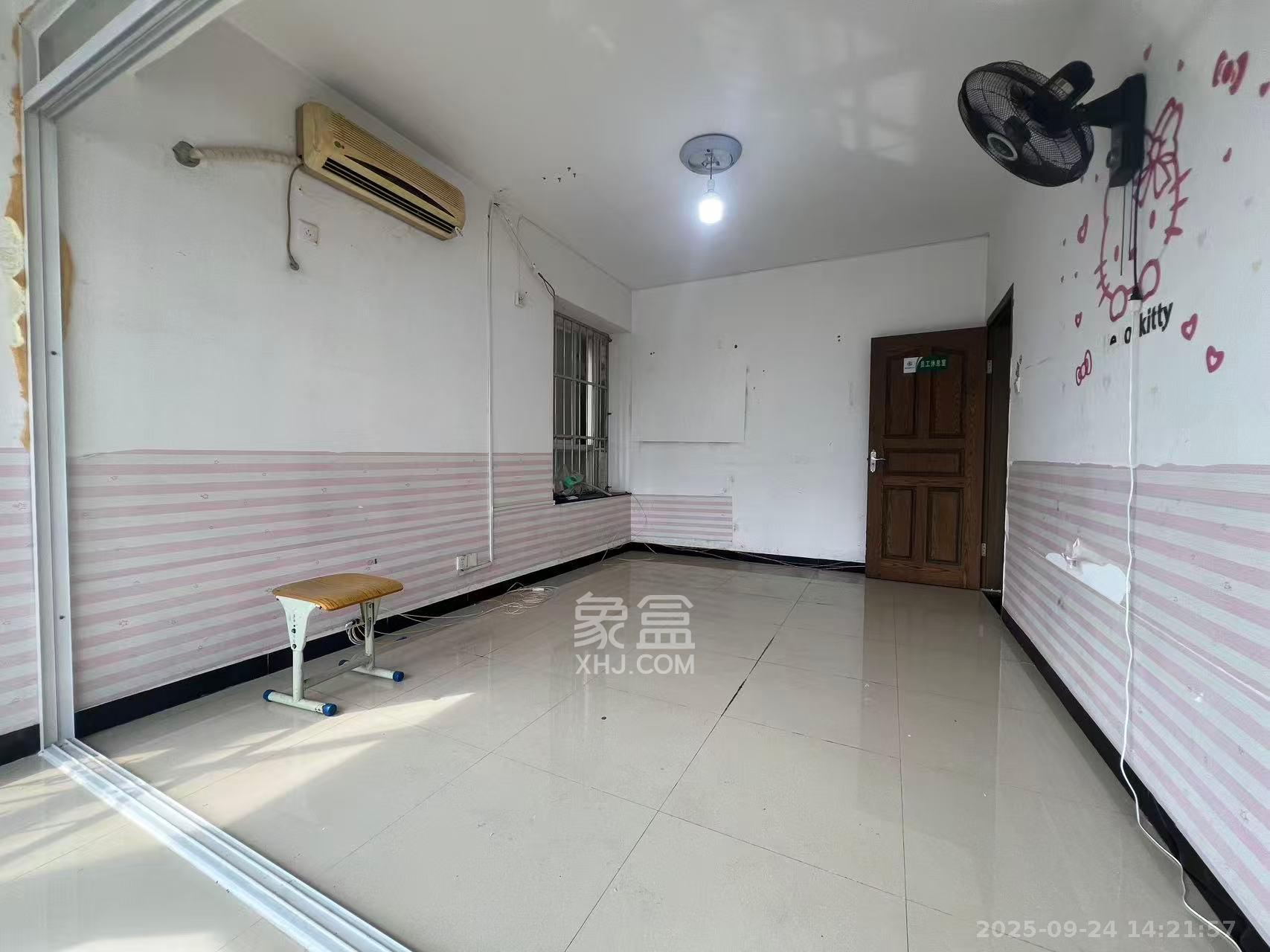 兴威名座 2室2厅1卫 2500.0元/月 兴威名座 2室2厅1卫 2500.0元/月室内图