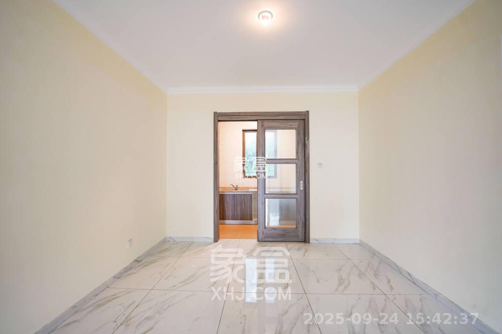 碧桂园公园壹号(凯怡茗苑) 3室2厅1卫 1400.0元/月 碧桂园公园壹号(凯怡茗苑) 3室2厅1卫 1400.0元/月室内图