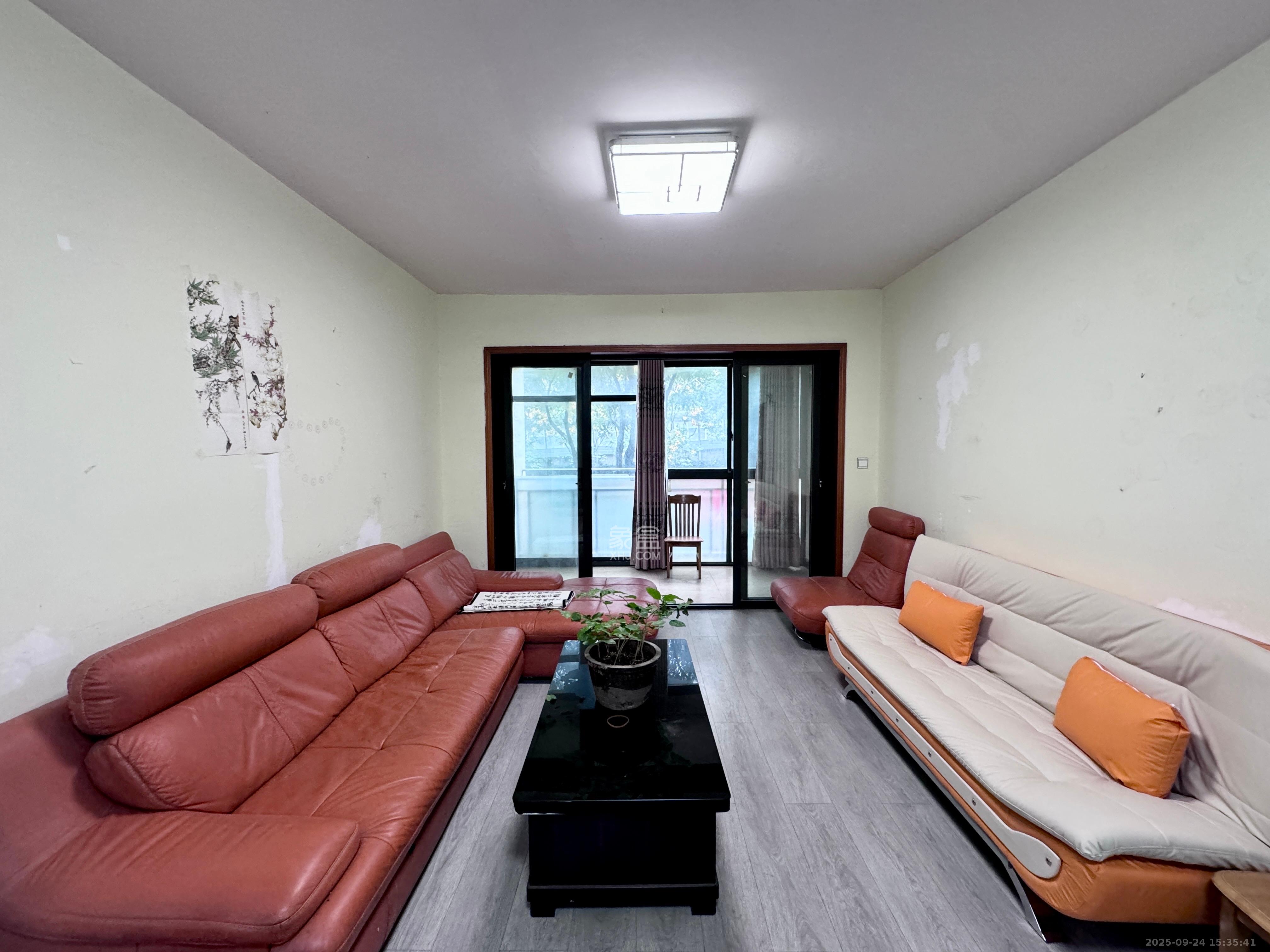 嘉宇盛世华章  2室2厅1卫    2200.0元/月 嘉宇盛世华章  2室2厅1卫    2200.0元/月室内图