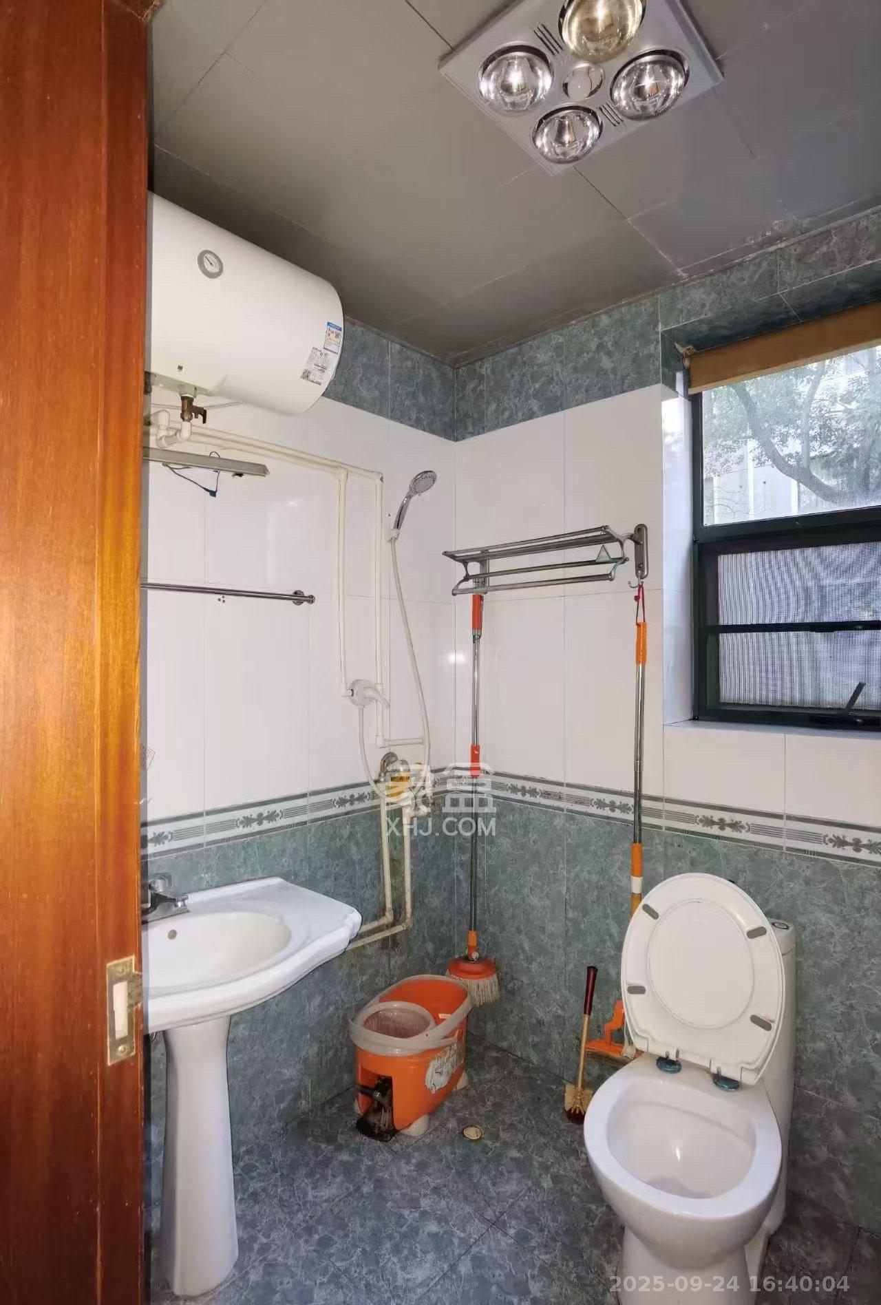 亚华香舍花都 3室1厅1卫 3100.0元/月 亚华香舍花都 3室1厅1卫 3100.0元/月室内图