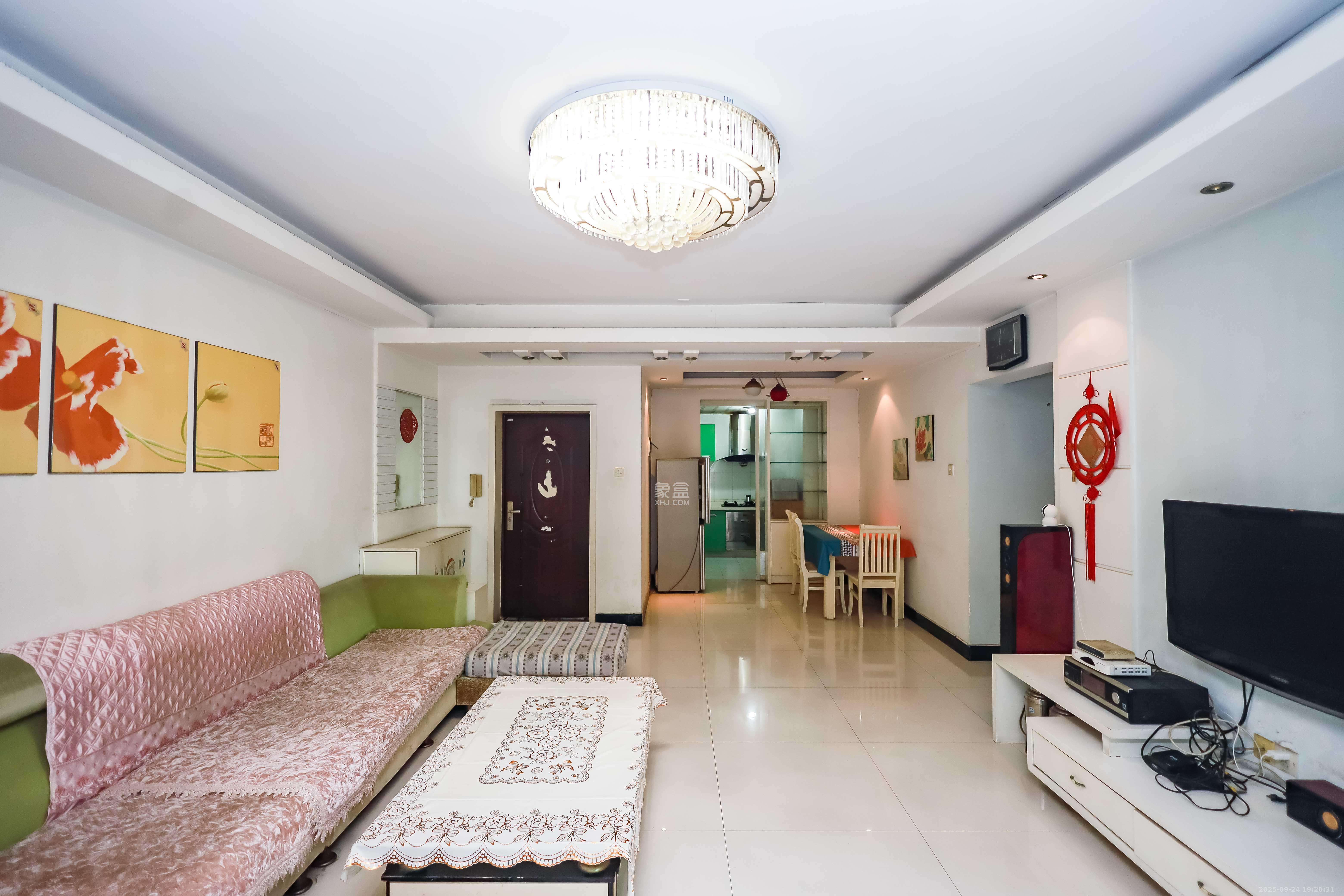 咸嘉新村嘉和苑 3室2厅1卫 118.0万 咸嘉新村嘉和苑 3室2厅1卫 118.0万客厅