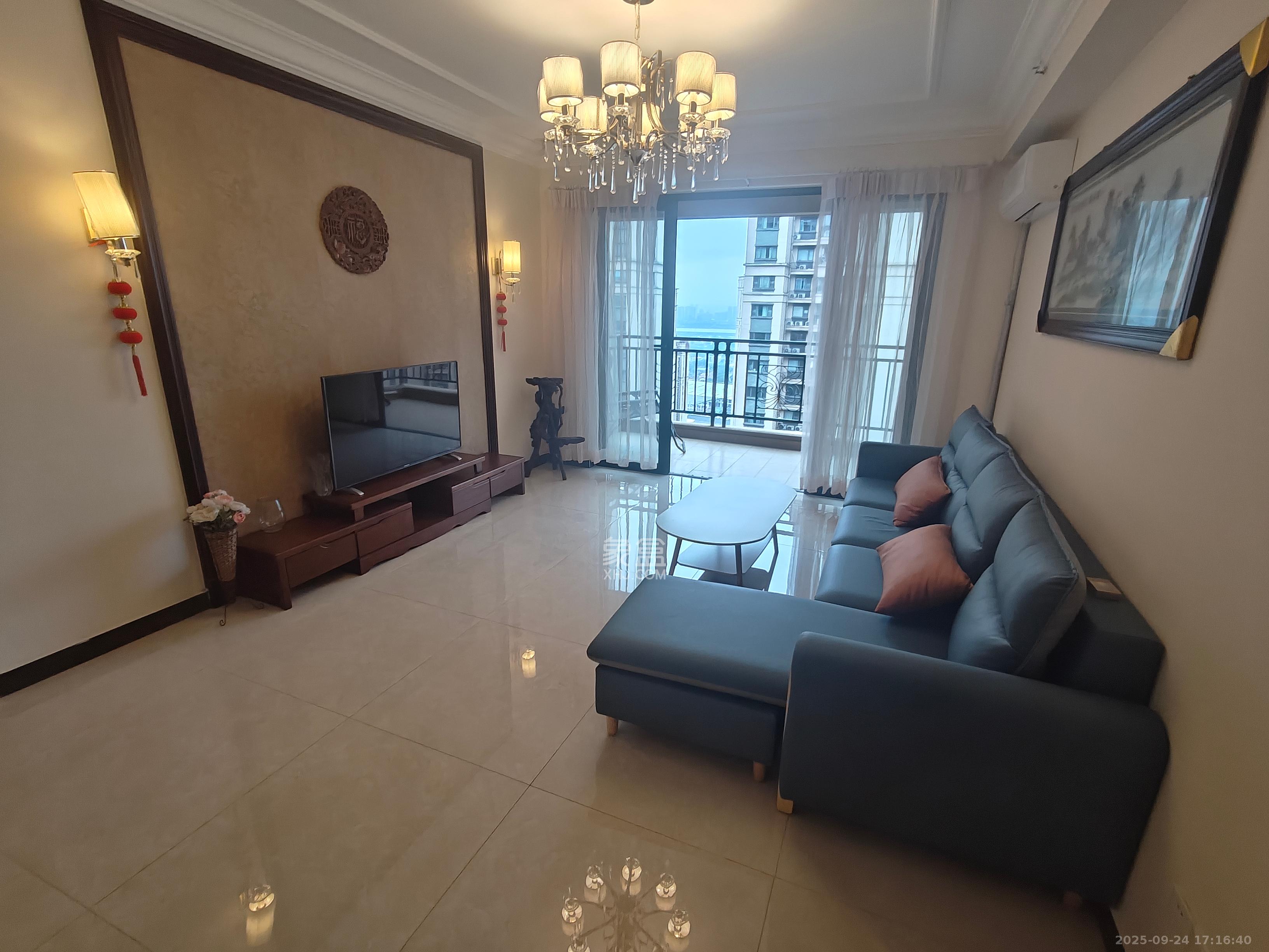 恒大翡翠华庭 3室2厅2卫 2000.0元/月 恒大翡翠华庭 3室2厅2卫 2000.0元/月室内图