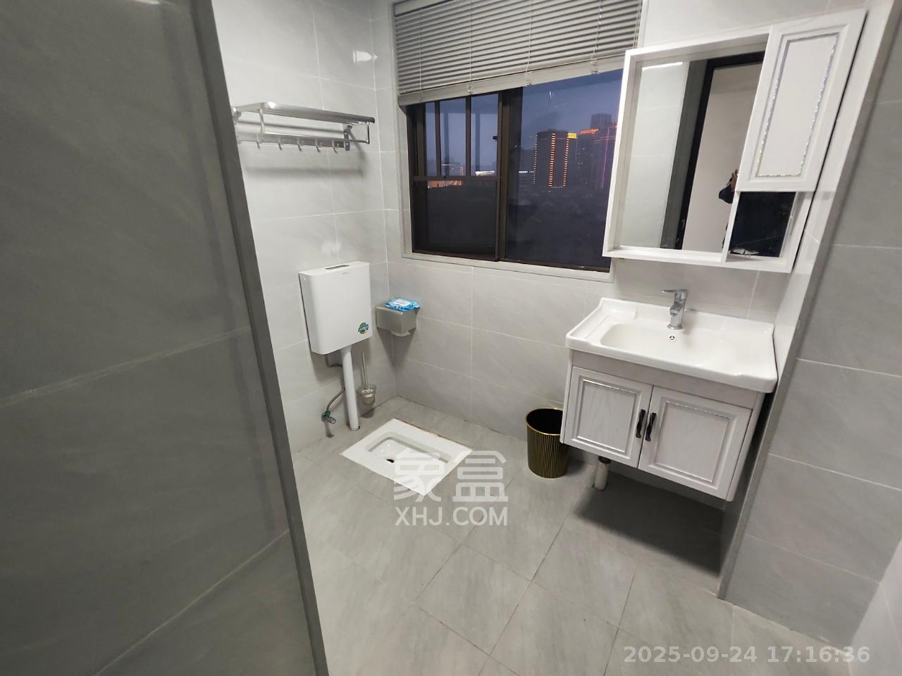 国欣向荣府 4室2厅2卫 4000.0元/月 国欣向荣府 4室2厅2卫 4000.0元/月室内图