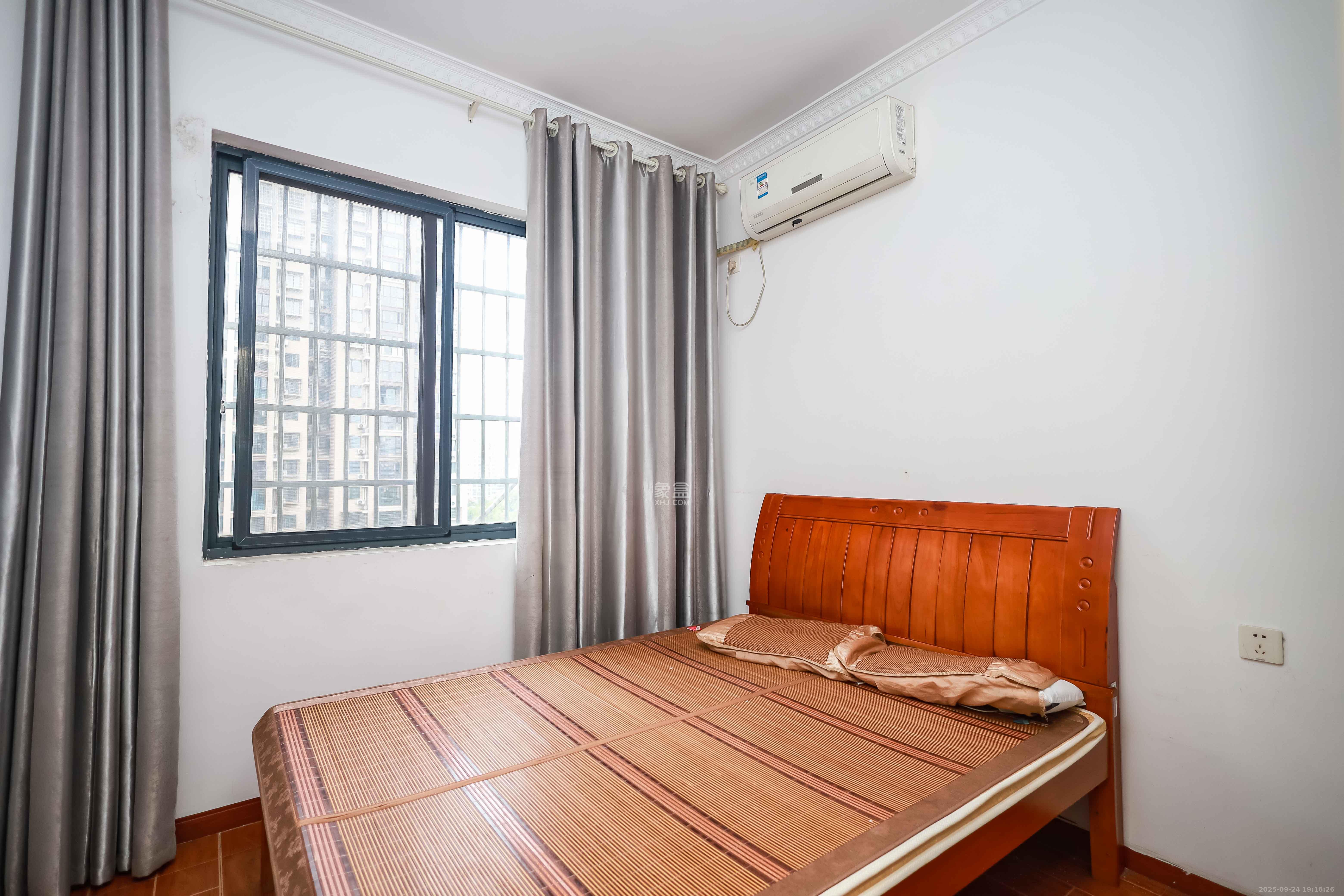 山水新城 2室1厅1卫 46.0万 山水新城 2室1厅1卫 46.0万卧室