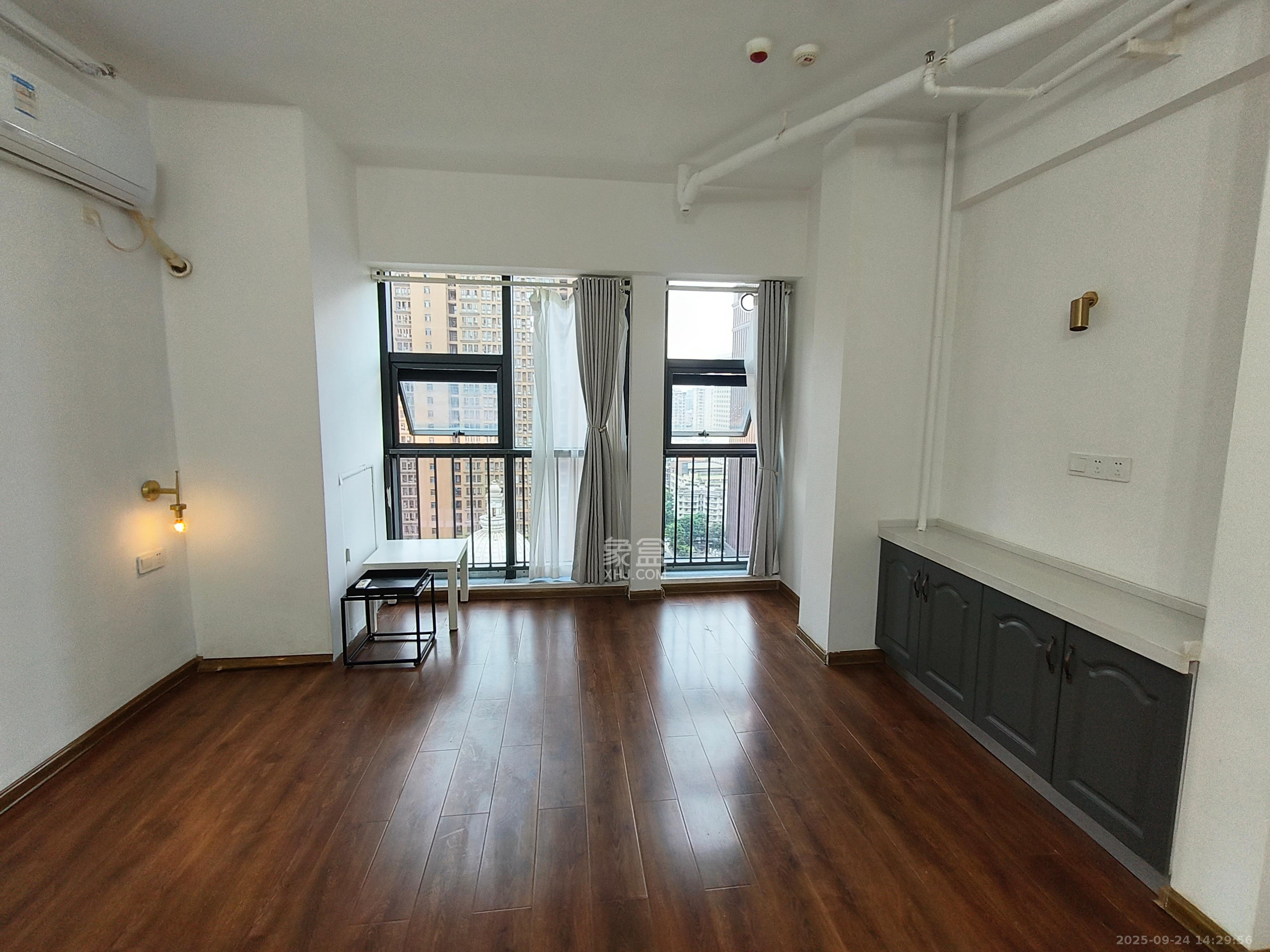 第六都(陆都小区) 1室1厅1卫 1700.0元/月 第六都(陆都小区) 1室1厅1卫 1700.0元/月室内图