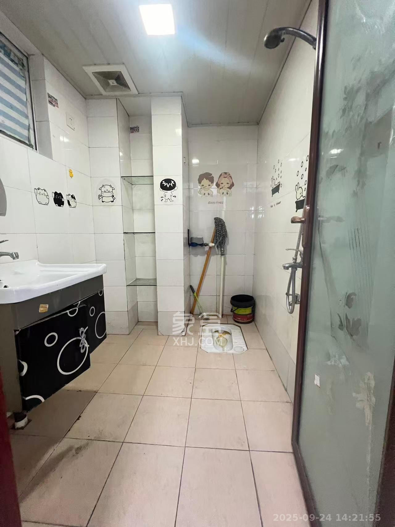 兴威名座  2室2厅1卫   2500.00元/月室内图