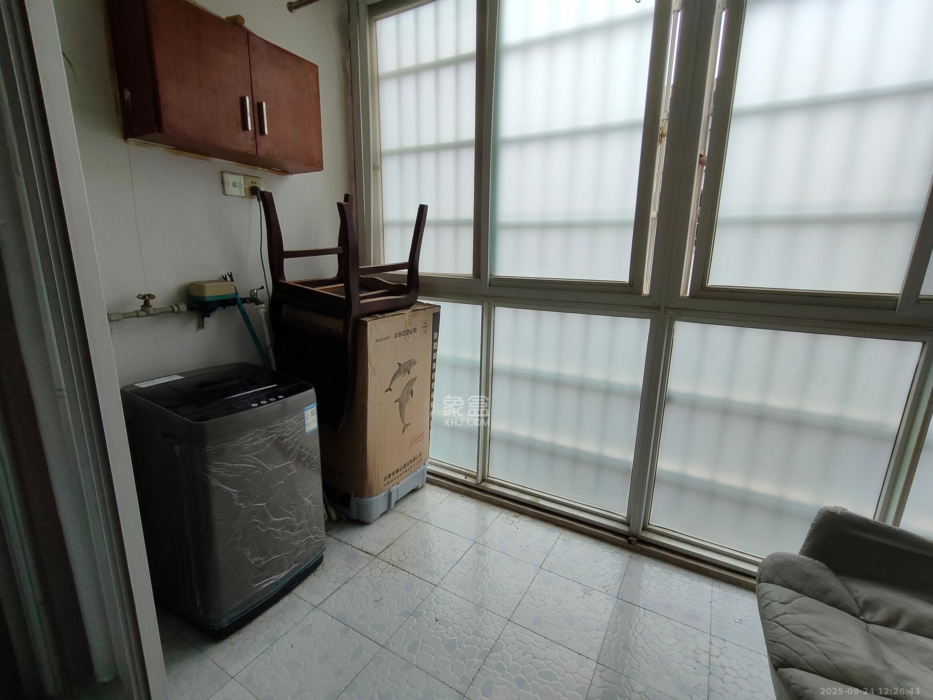 湘绣城  2室2厅2卫    1300.0元/月室内图