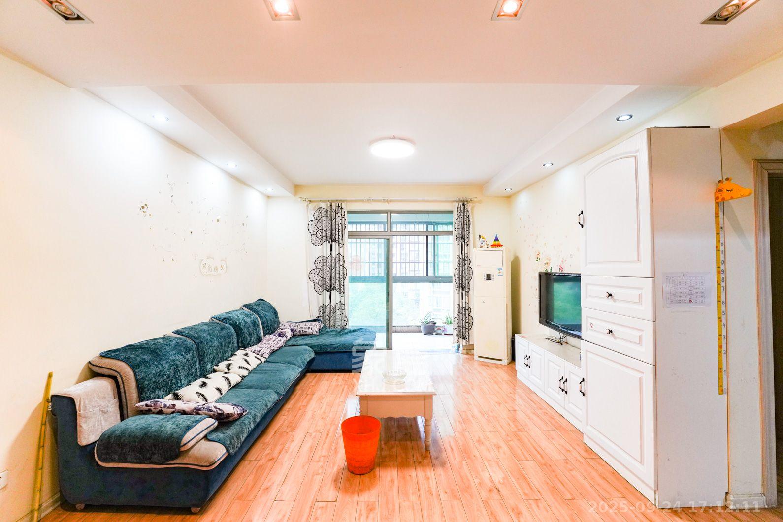 新城新世界一二三期 3室2厅2卫 3200.0元/月 新城新世界一二三期 3室2厅2卫 3200.0元/月室内图