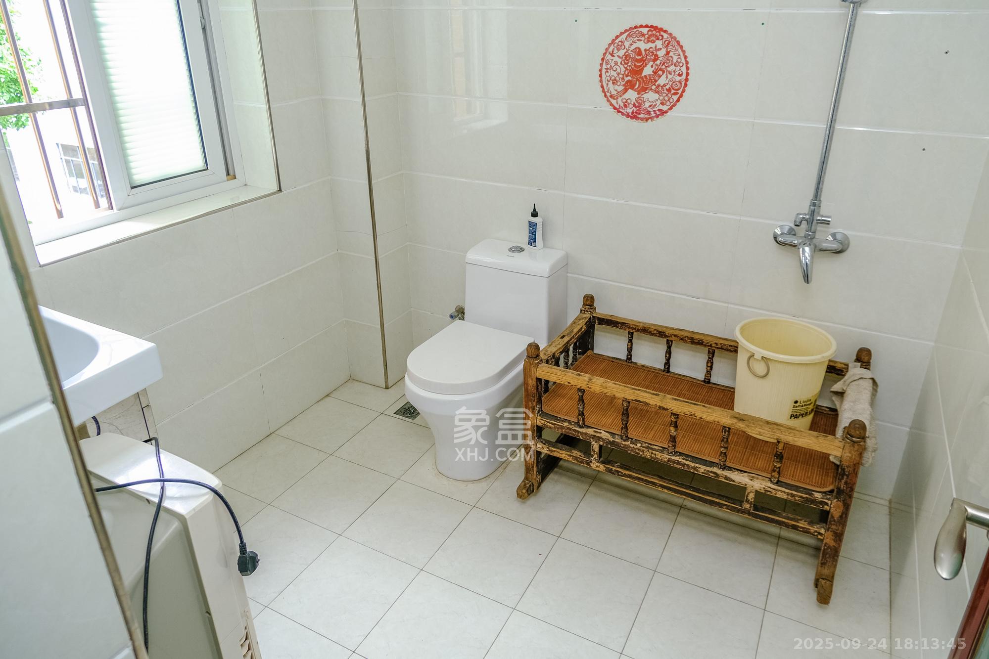 山水湾 3室2厅2卫 1700.0元/月 山水湾 3室2厅2卫 1700.0元/月室内图