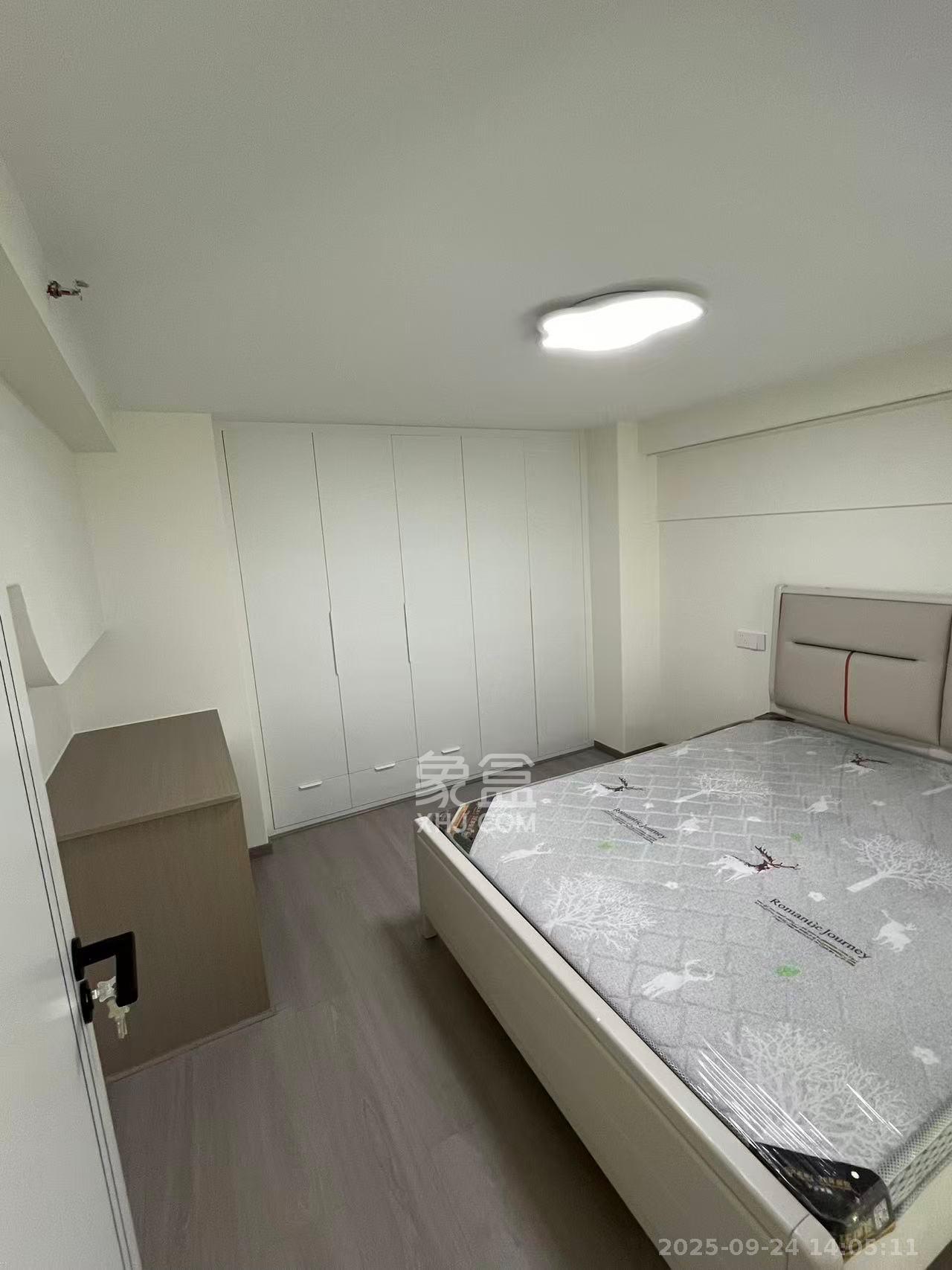 卓越中寰  2室1厅1卫   2500.00元/月室内图