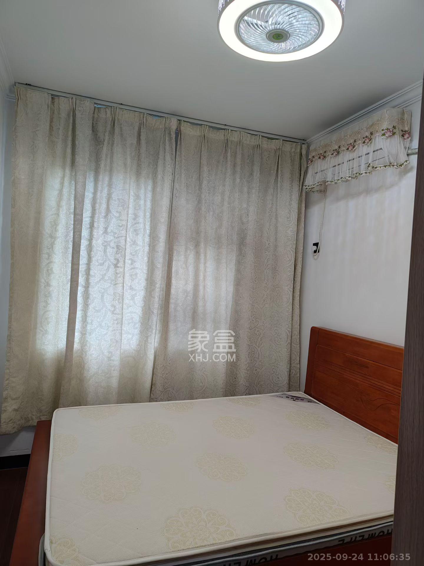 金南家园三期  2室1厅1卫    2300.0元/月室内图