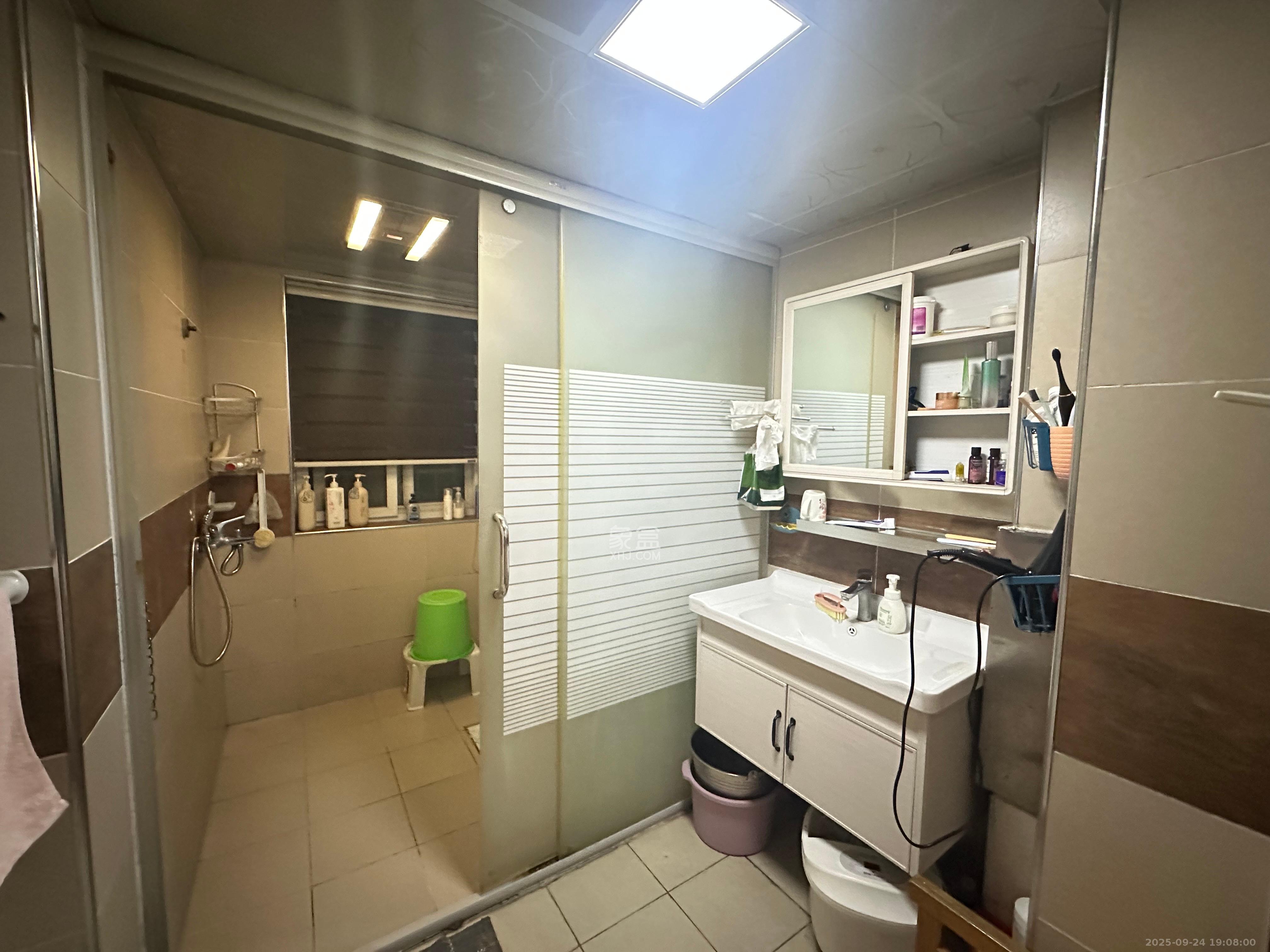 筑梦佳园  4室2厅1卫    2400.0元/月室内图