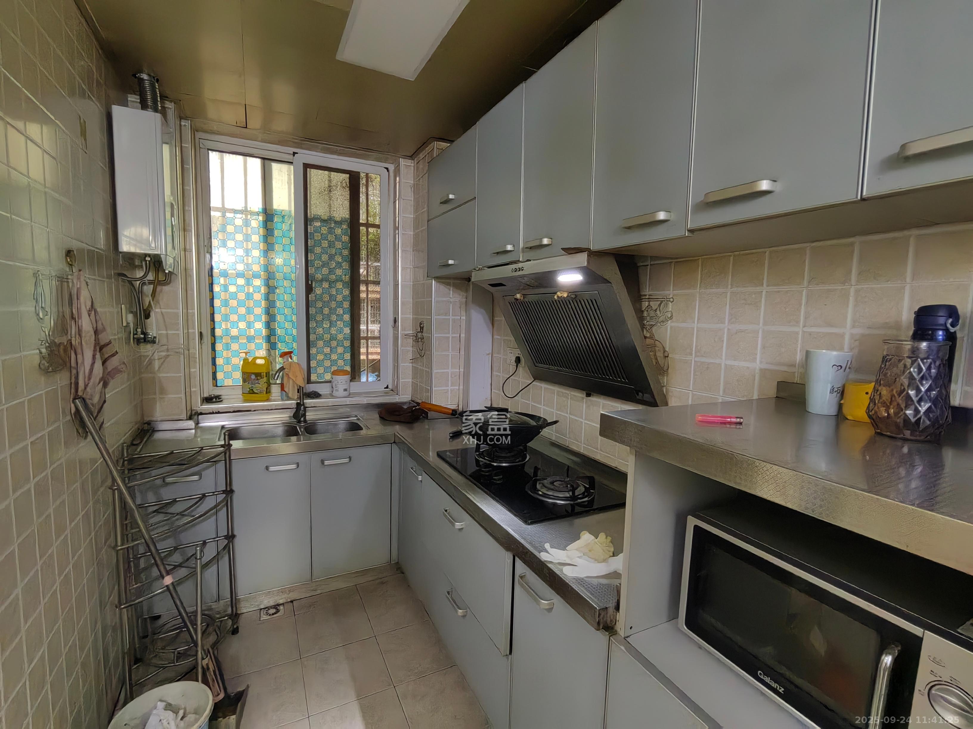 鄱阳小区 2室2厅1卫 1350.0元/月 鄱阳小区 2室2厅1卫 1350.0元/月室内图