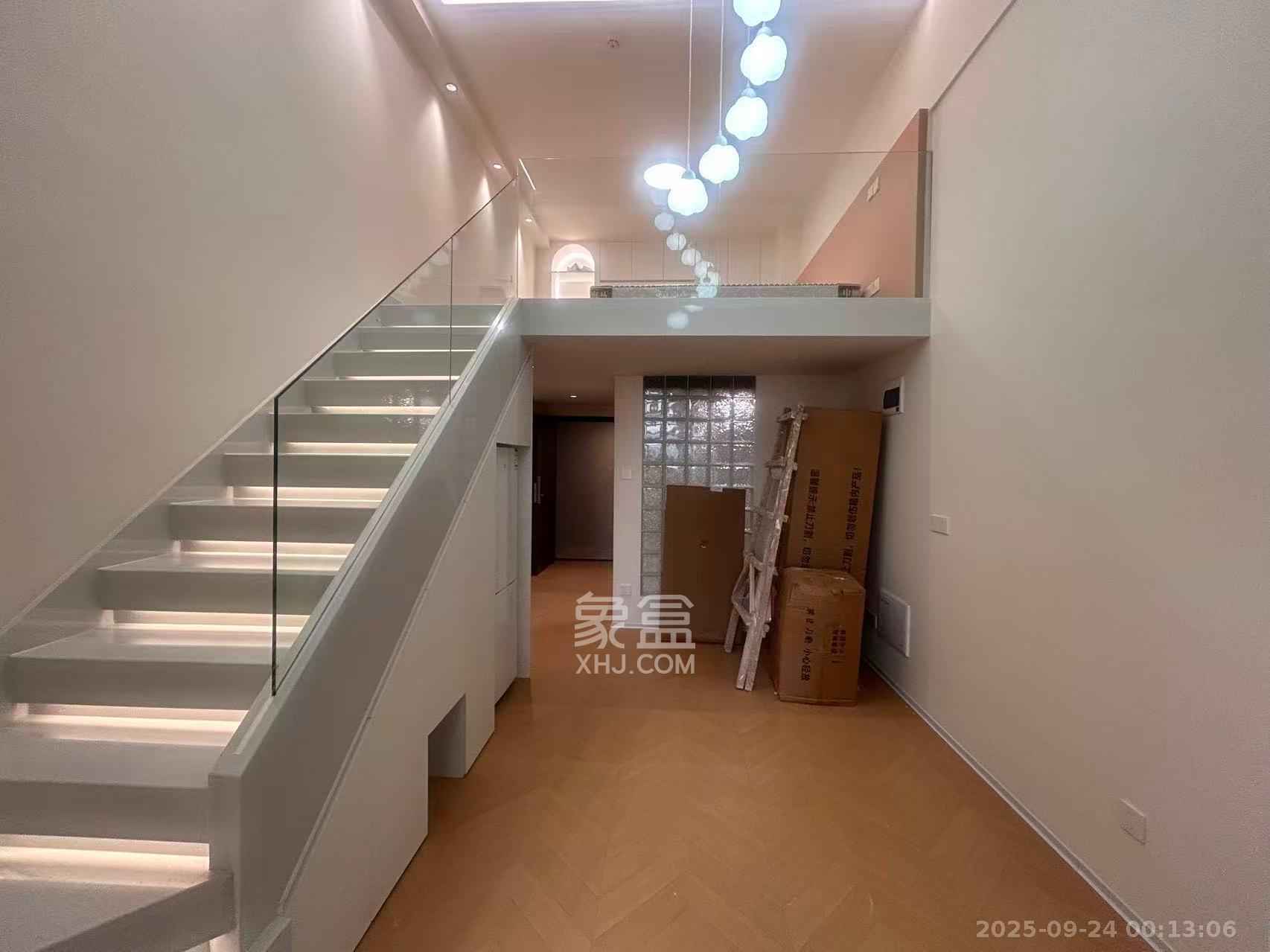 复地滨江金融中心  1室1厅1卫    2400.0元/月室内图