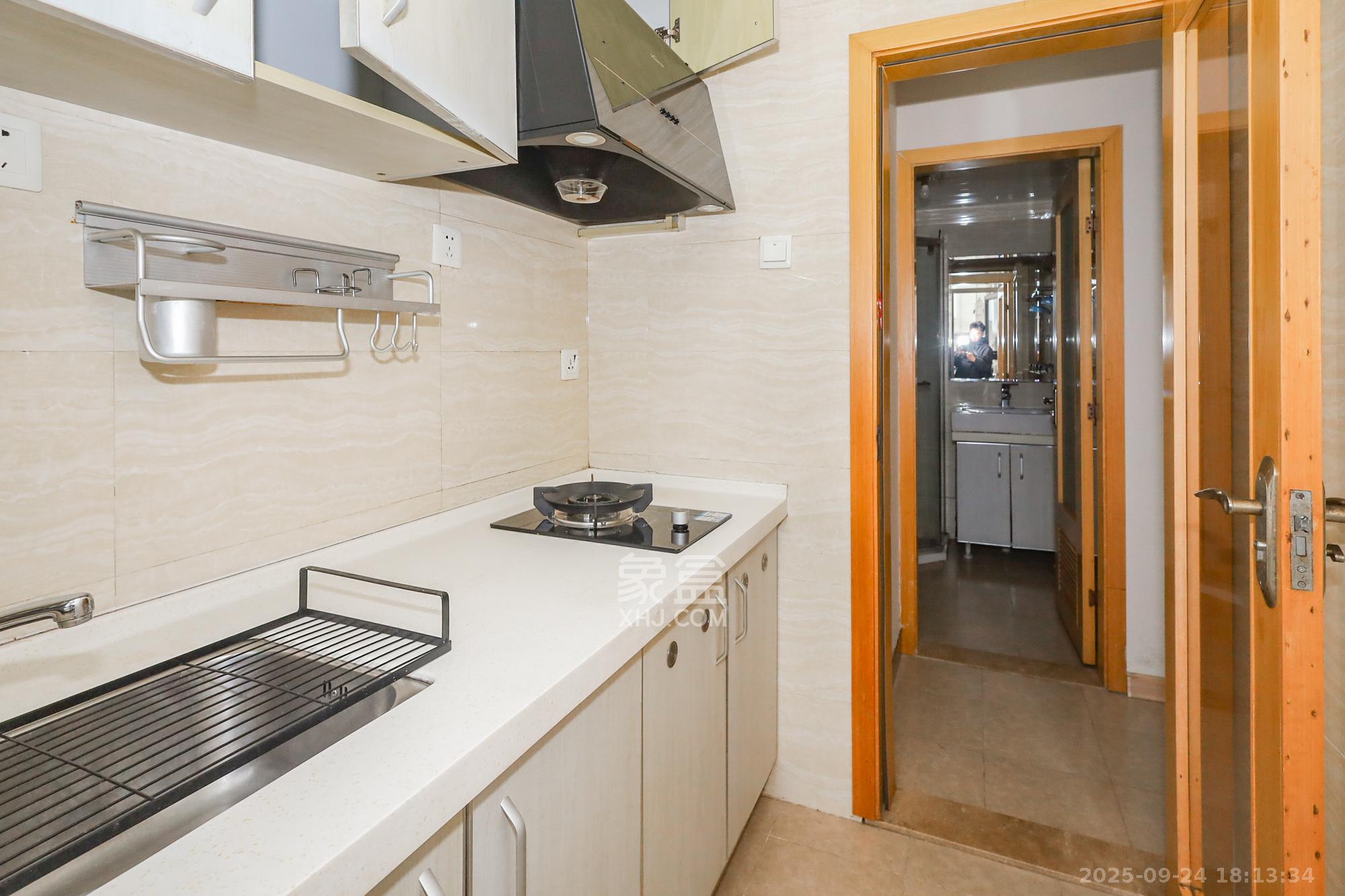 旭辉藏郡(藏郡、旭湘华府) 1室1厅1卫 28.0万 旭辉藏郡(藏郡、旭湘华府) 1室1厅1卫 28.0万厨房