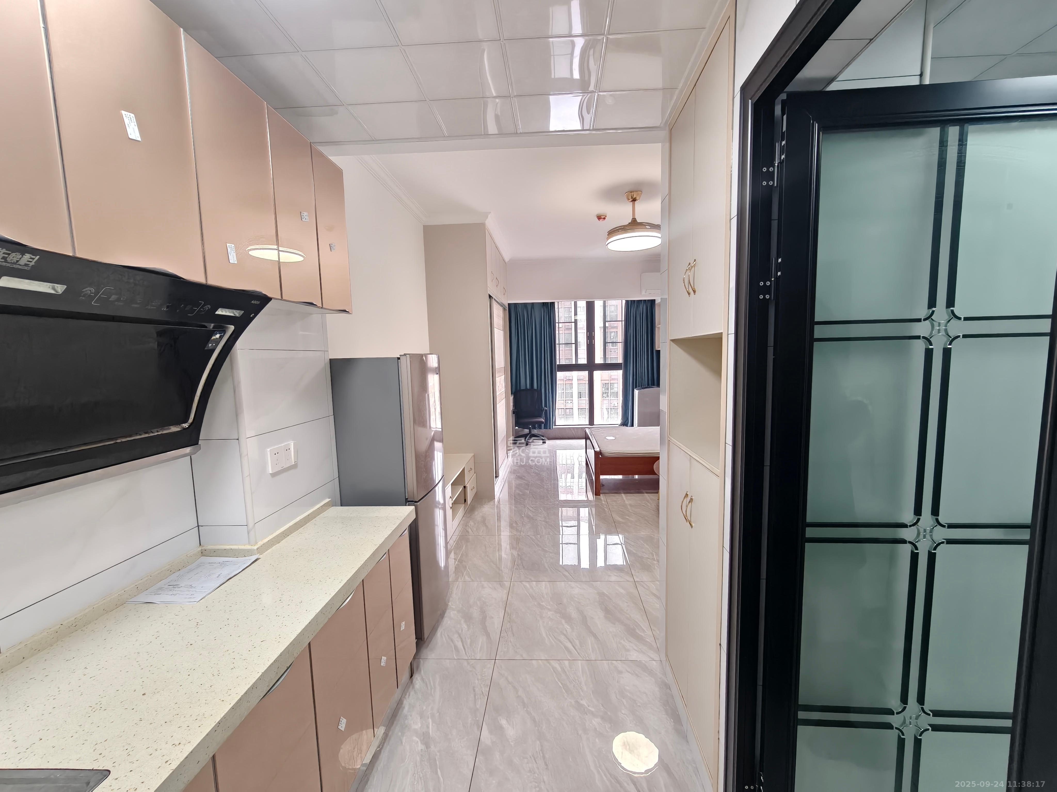 钱隆世家  1室0厅0卫    1400.0元/月 钱隆世家  1室0厅0卫    1400.0元/月