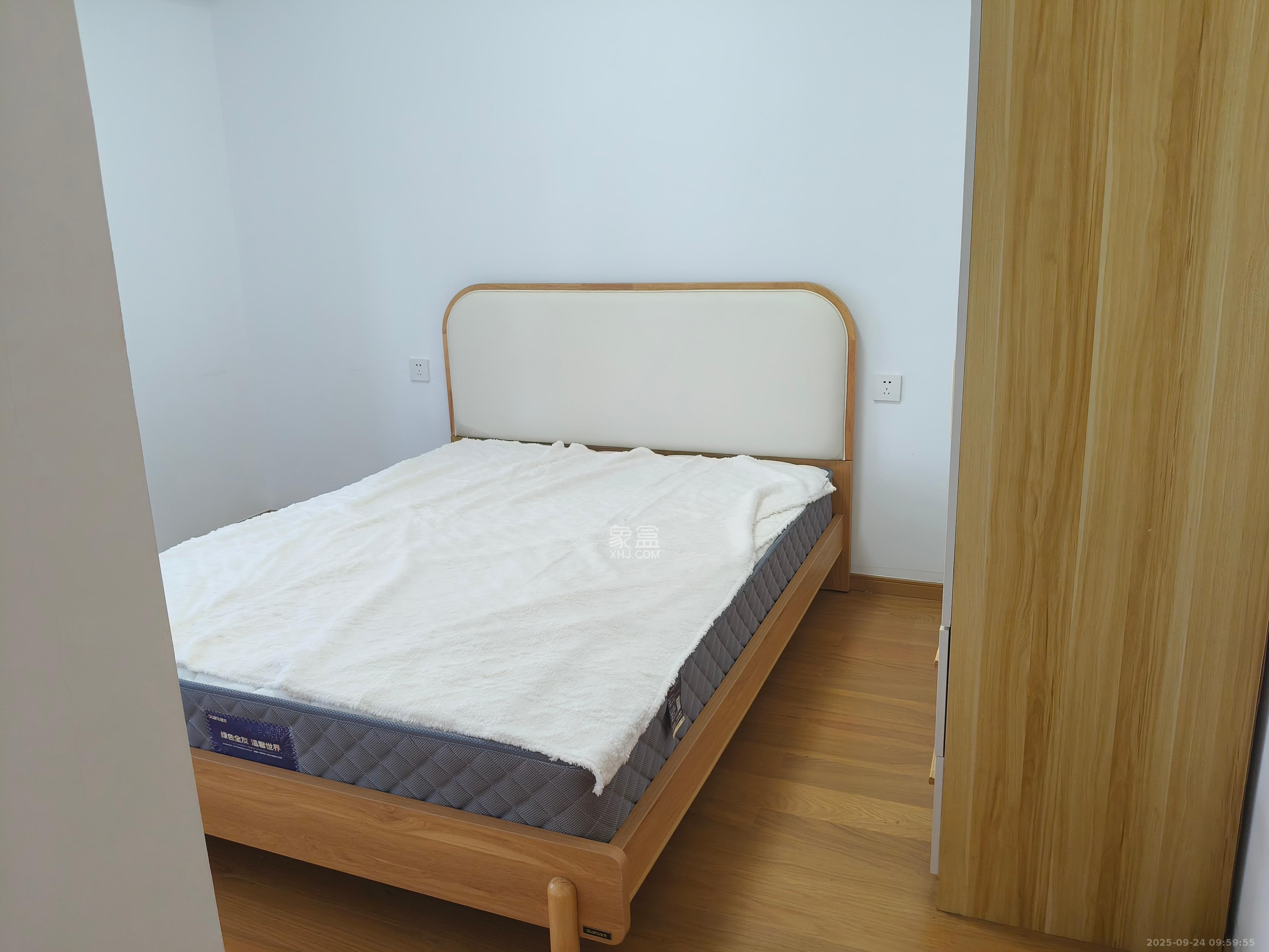 清控湖山雅居南区 4室2厅2卫 3000.0元/月 清控湖山雅居南区 4室2厅2卫 3000.0元/月室内图