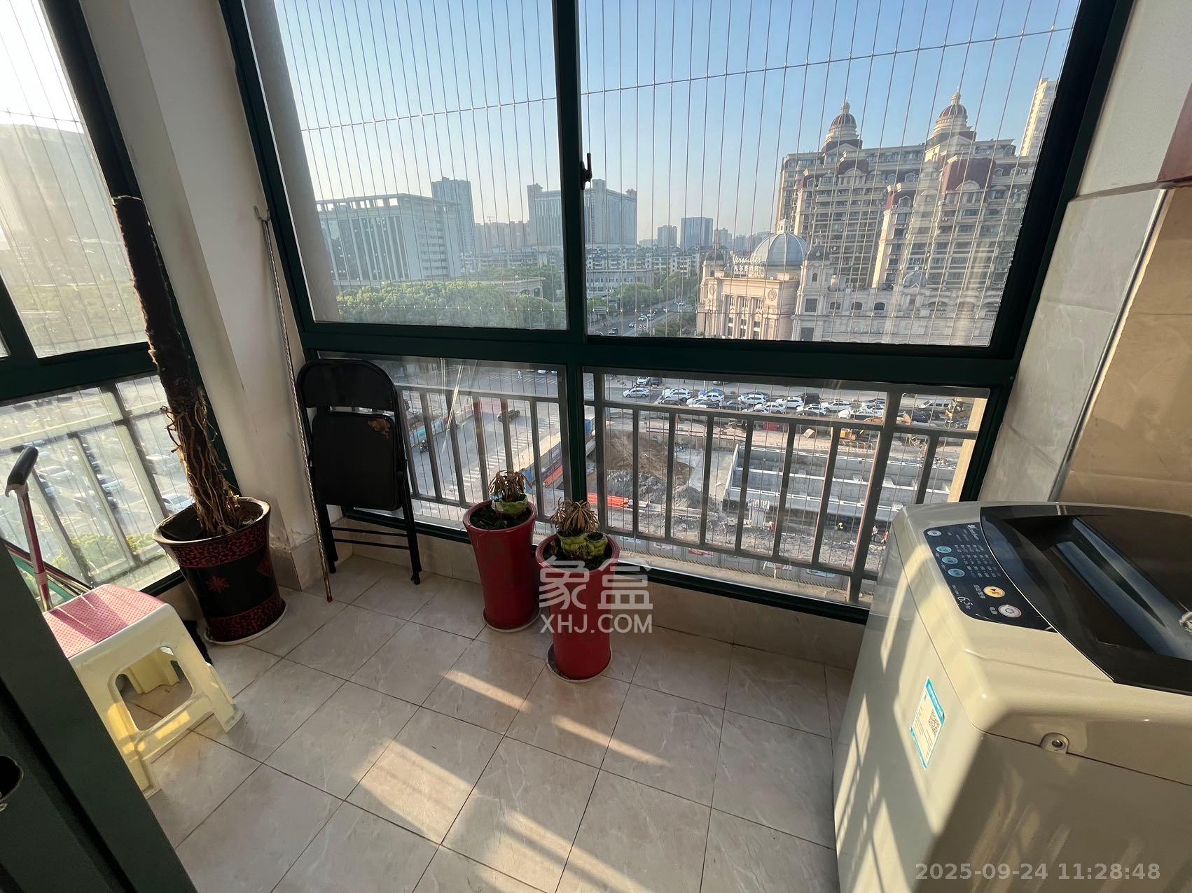 星城世家 3室2厅2卫 3800.0元/月 星城世家 3室2厅2卫 3800.0元/月室内图