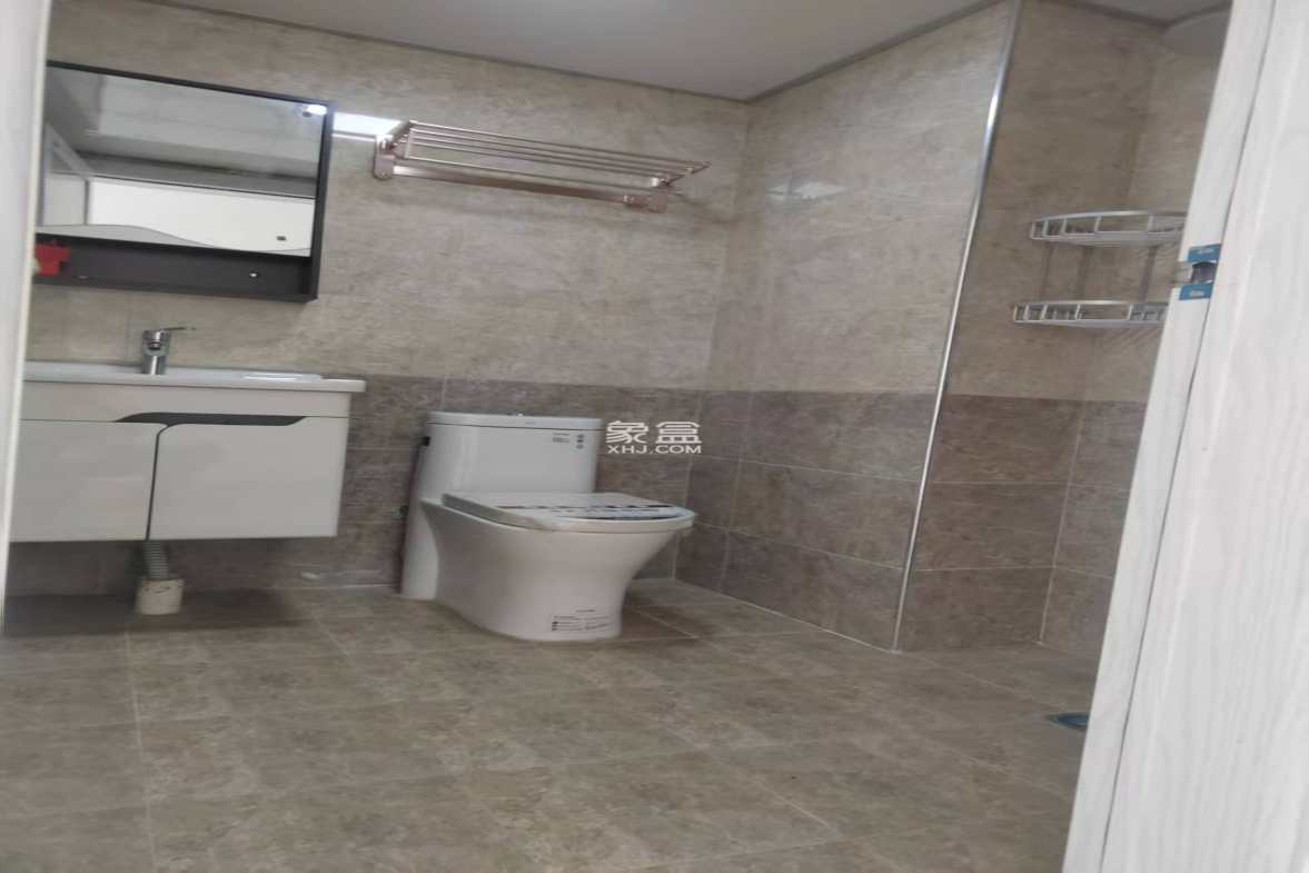 南门口安置小区一期 3室2厅2卫 2000.0元/月 南门口安置小区一期 3室2厅2卫 2000.0元/月室内图