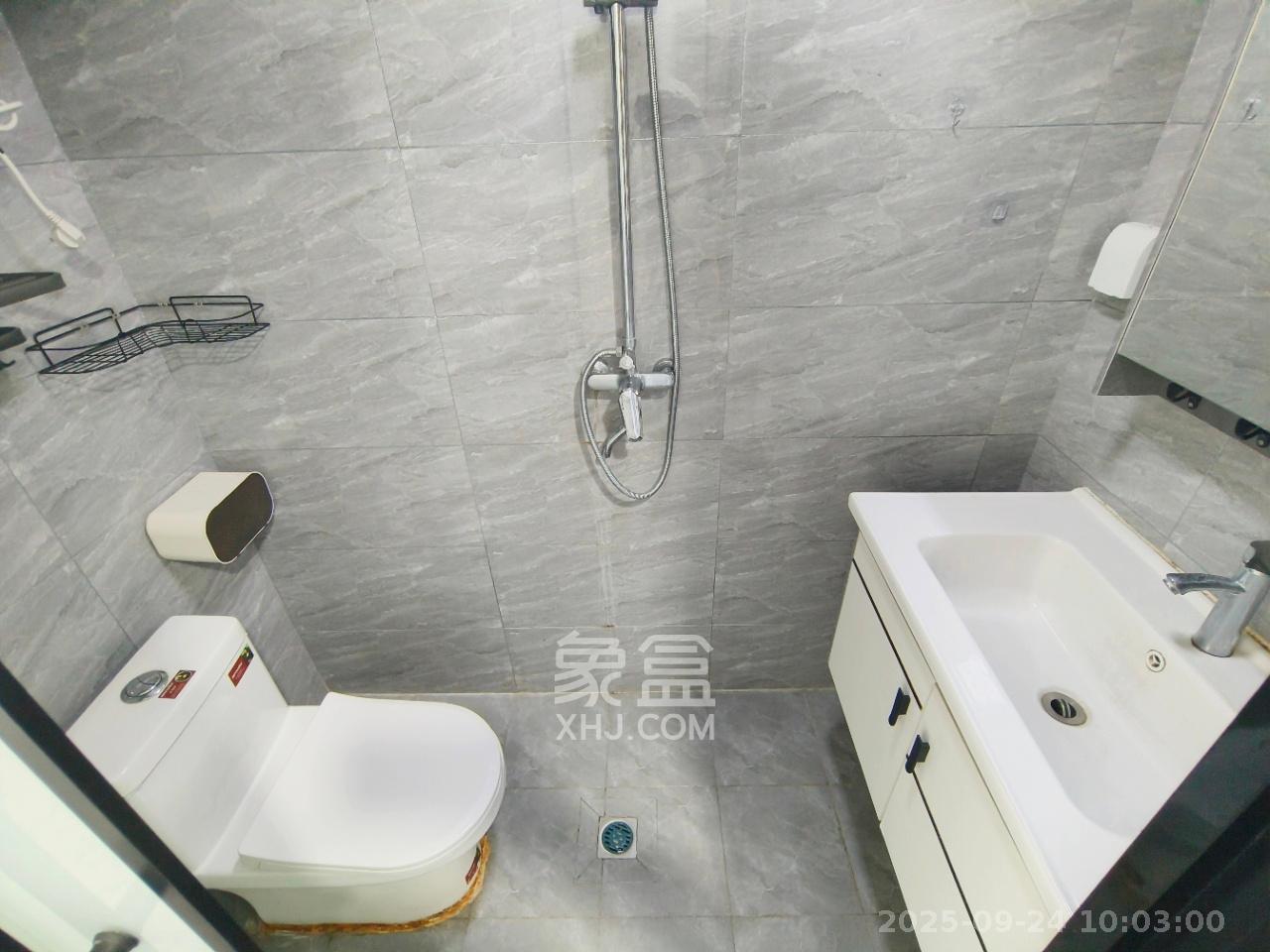 万科金色梦想D区 1室1厅1卫 1000.0元/月 万科金色梦想D区 1室1厅1卫 1000.0元/月室内图