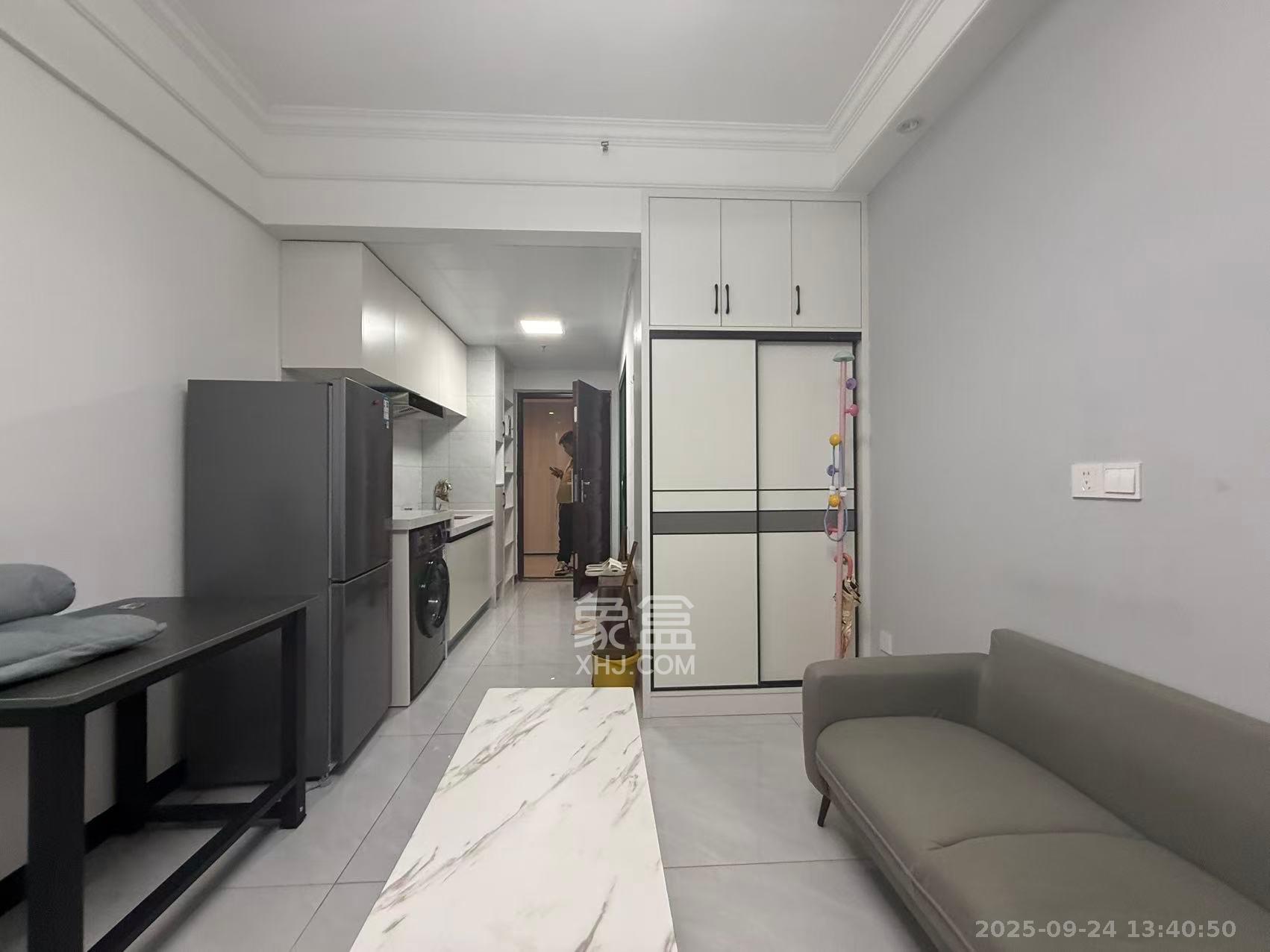 保利天禧EF区 1室1厅1卫 1650.0元/月 保利天禧EF区 1室1厅1卫 1650.0元/月室内图