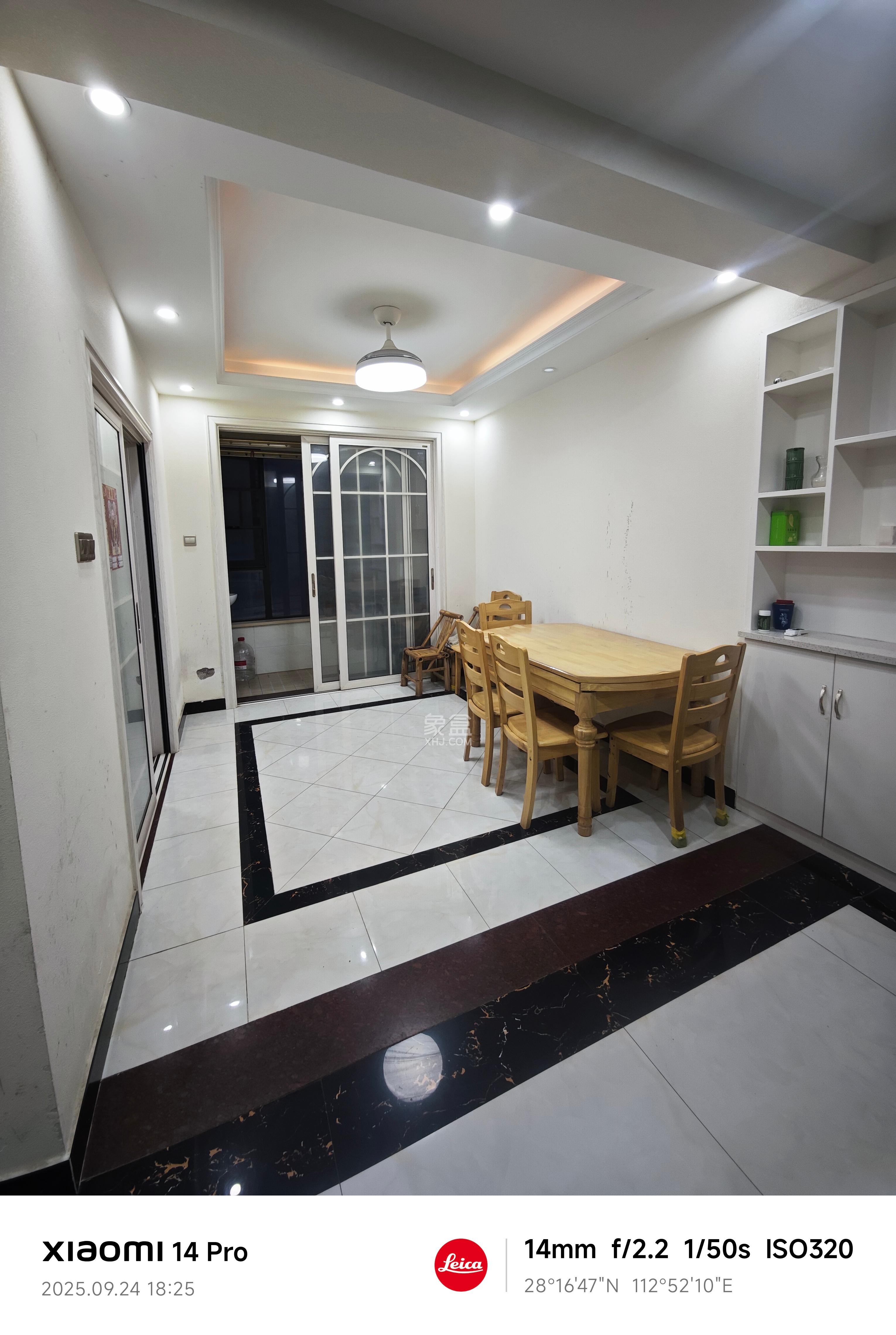 金地三千府(金地湖山樾、金地自在城) 3室2厅2卫 1800.0元/月 金地三千府(金地湖山樾、金地自在城) 3室2厅2卫 1800.0元/月室内图