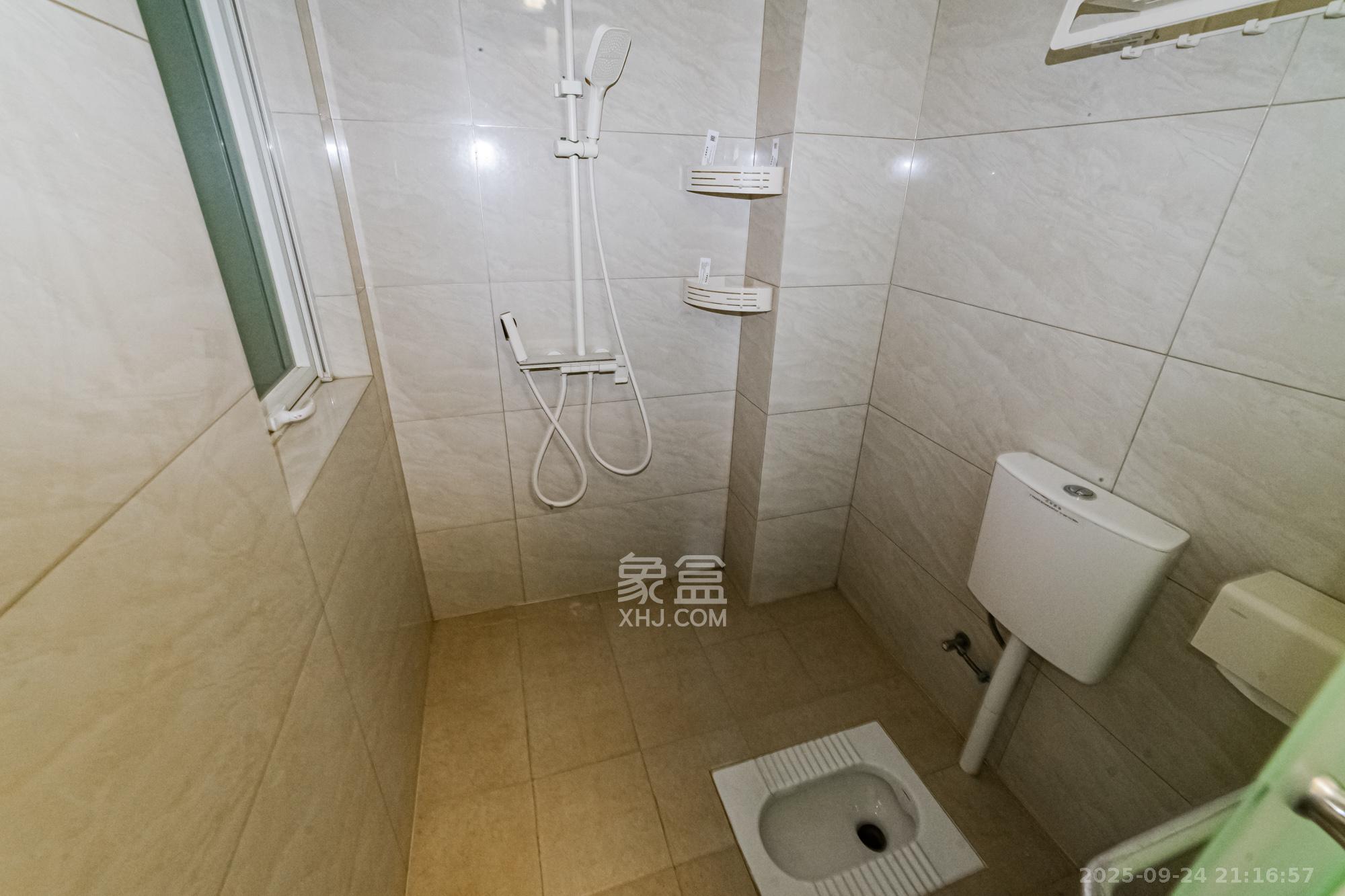 北辰三角洲E7区  3室2厅1卫    106.0万卫生间