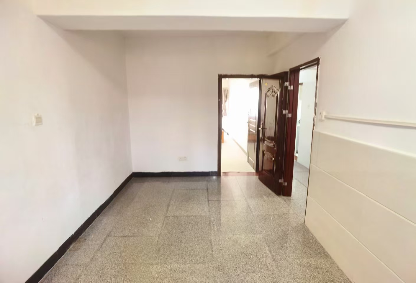 怡昌花园 2室2厅1卫 1700.0元/月 怡昌花园 2室2厅1卫 1700.0元/月室内图