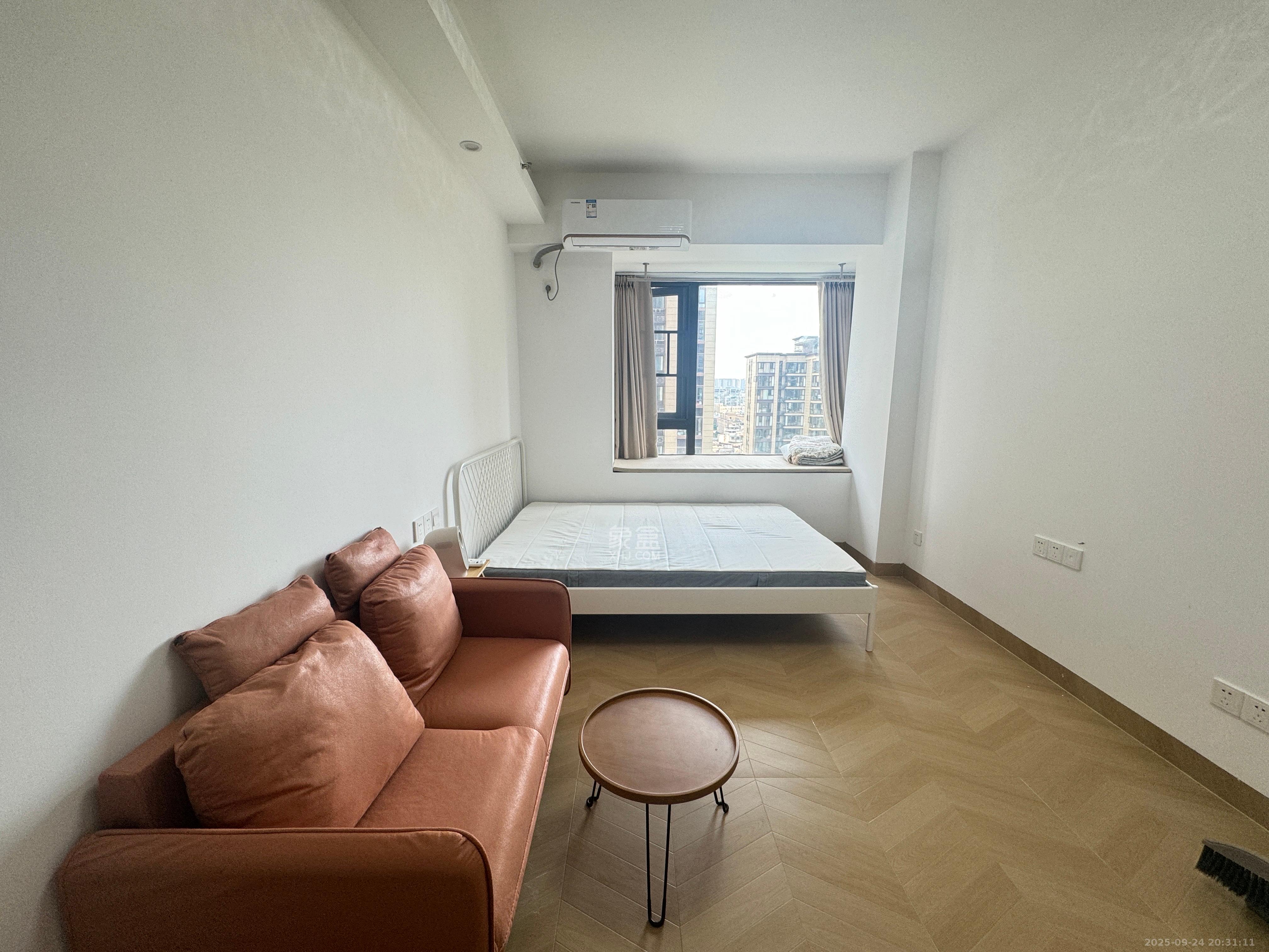 保利海德公园 1室1厅1卫 1800.0元/月 保利海德公园 1室1厅1卫 1800.0元/月室内图