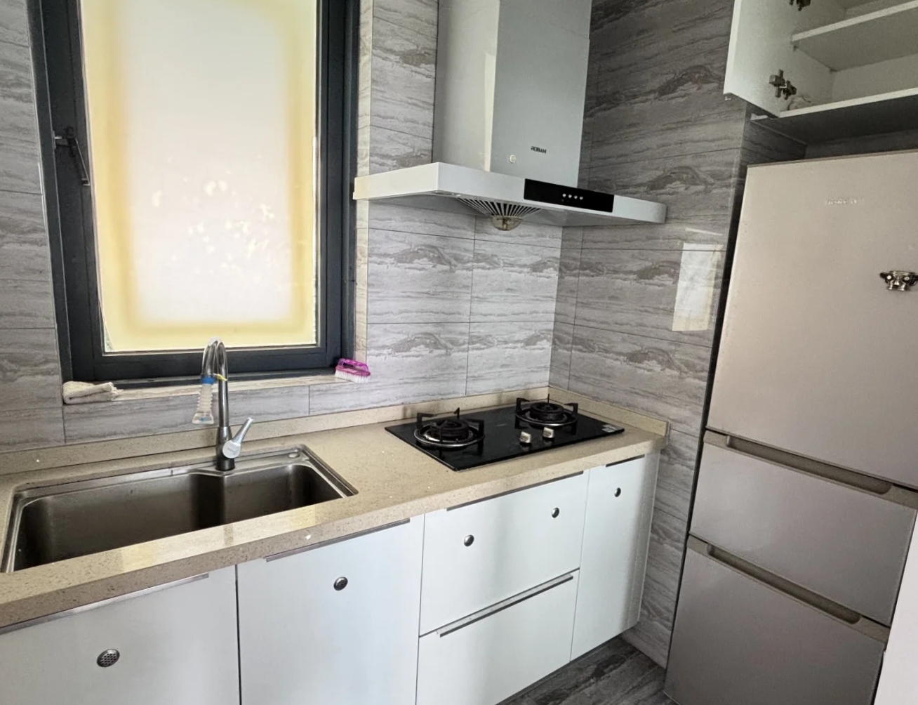 观澜湖九里 3室2厅2卫 2500.0元/月 观澜湖九里 3室2厅2卫 2500.0元/月室内图