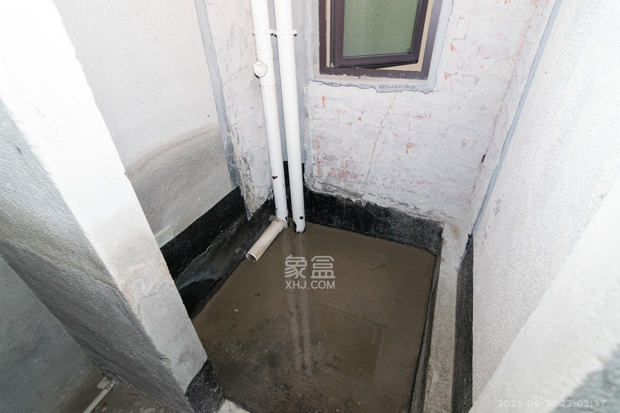 大汉汉府三期（大汉汉学府）  5室2厅3卫    100.0万卫生间