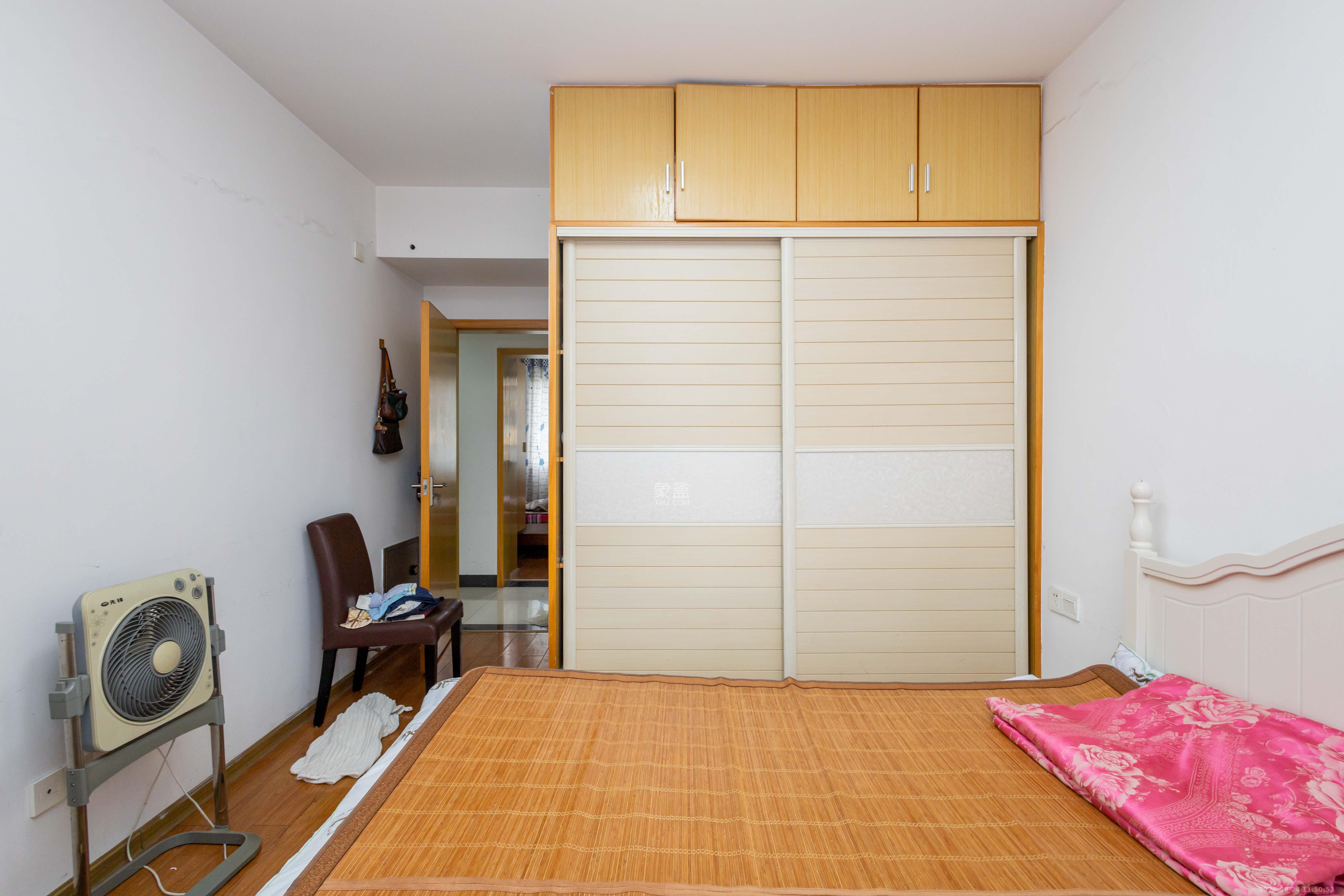 中国铁建国际城一期  3室2厅2卫    52.8万 中国铁建国际城一期  3室2厅2卫    52.8万卧室