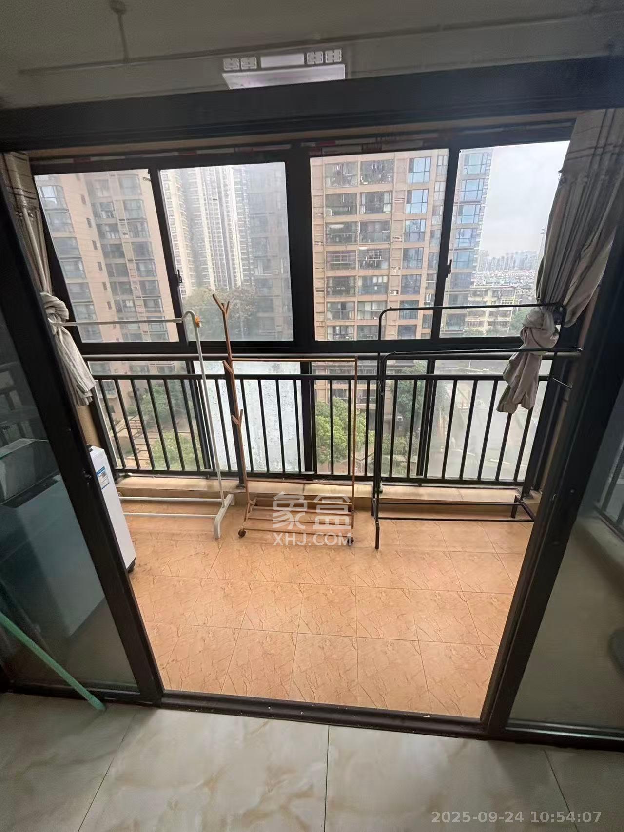 湘腾琴岛  3室2厅1卫    2500.0元/月室内图