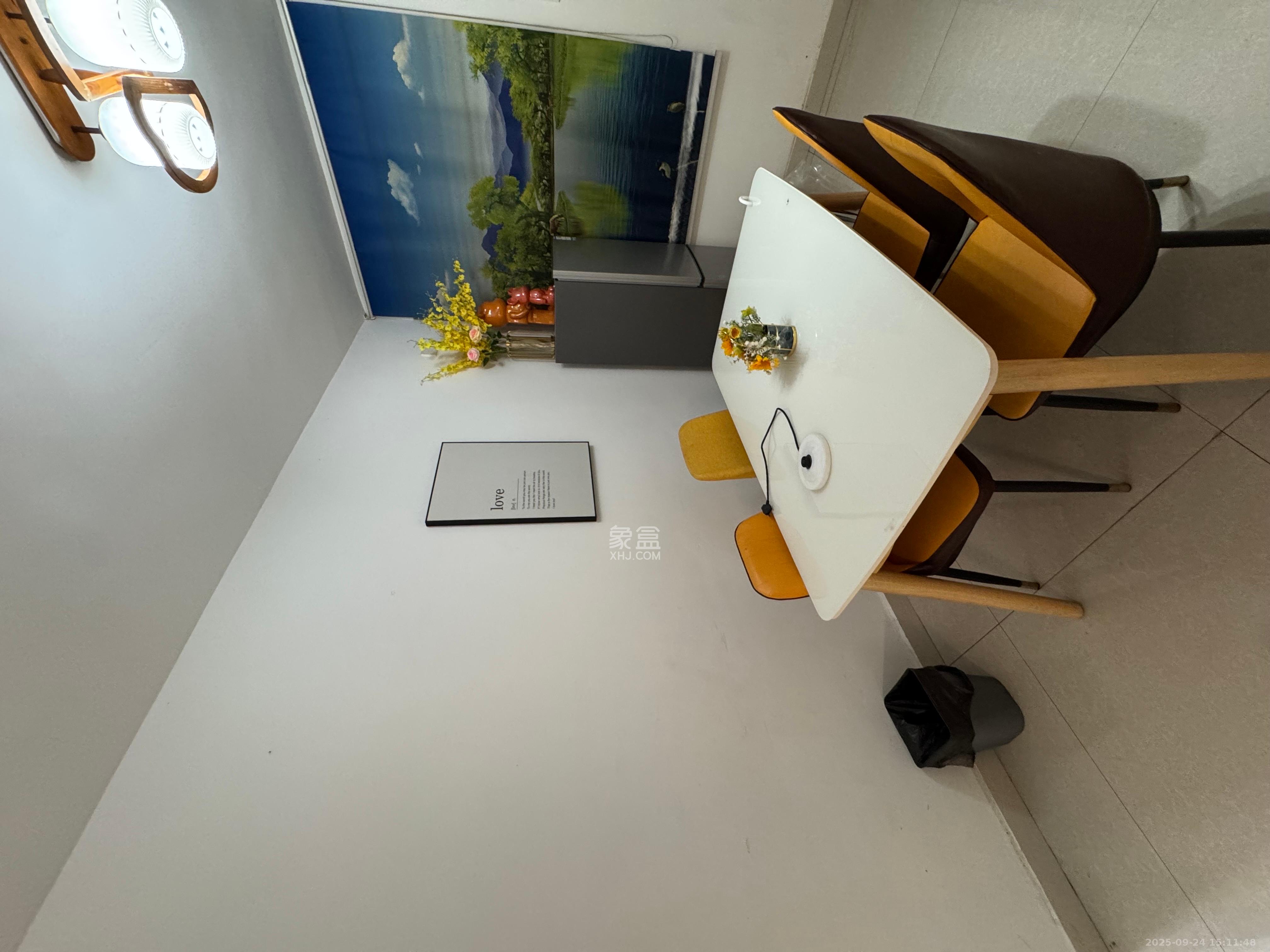 新富城  3室1厅1卫    3600.0元/月室内图