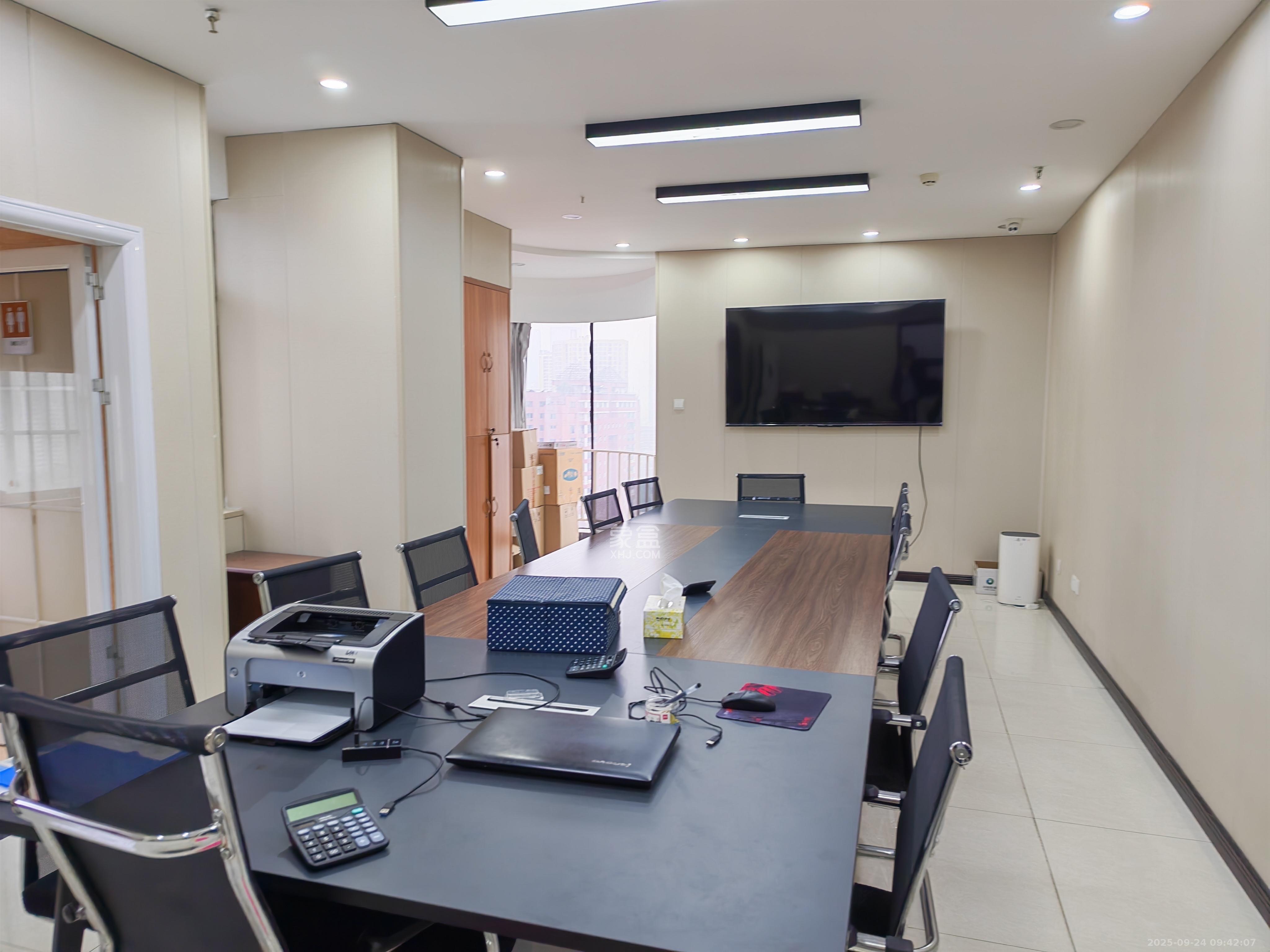 建鸿达现代城 5室2厅3卫 11000.0元/月 建鸿达现代城 5室2厅3卫 11000.0元/月室内图