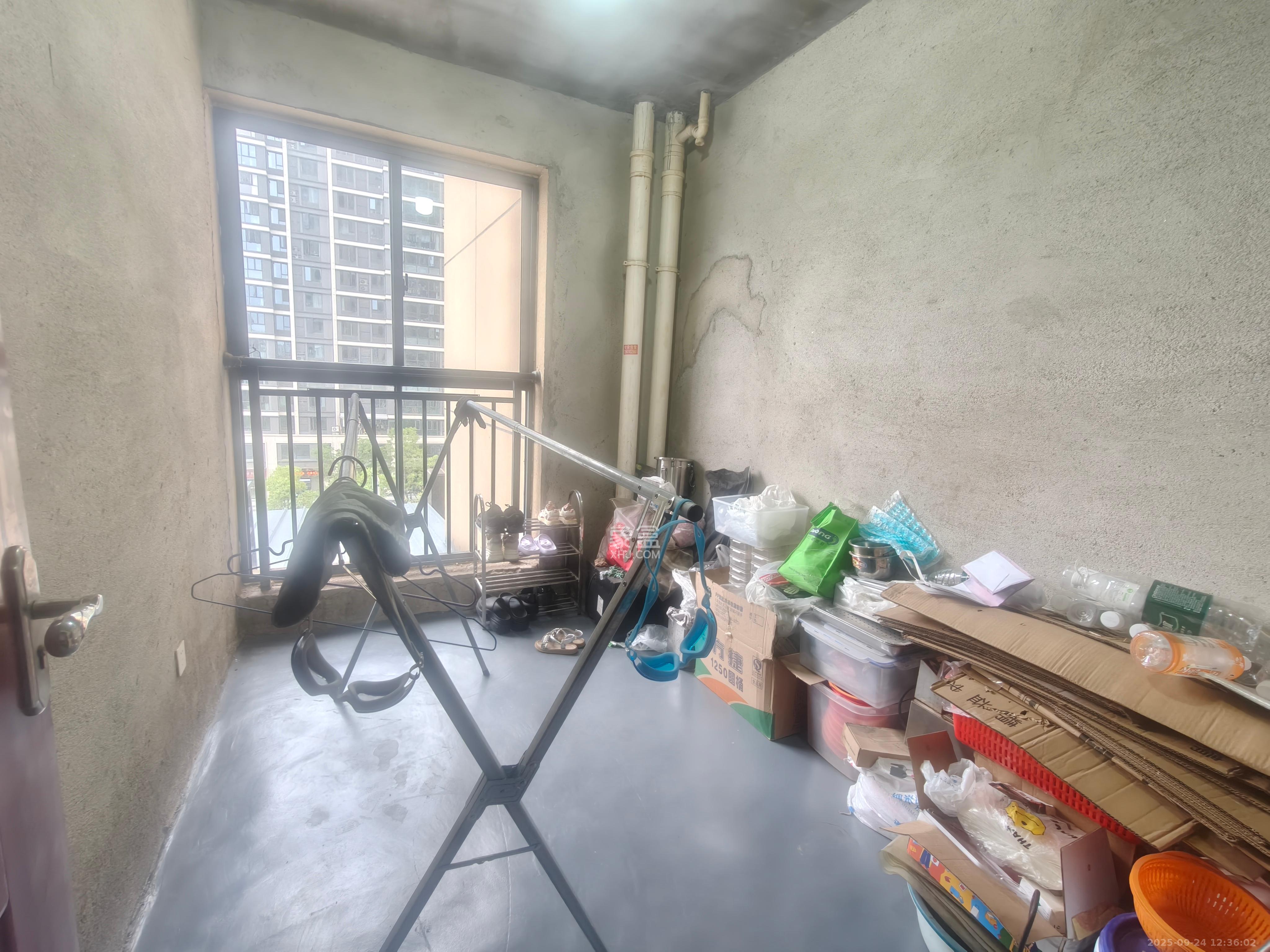 奥凯花园 4室2厅2卫 2000.0元/月 奥凯花园 4室2厅2卫 2000.0元/月室内图