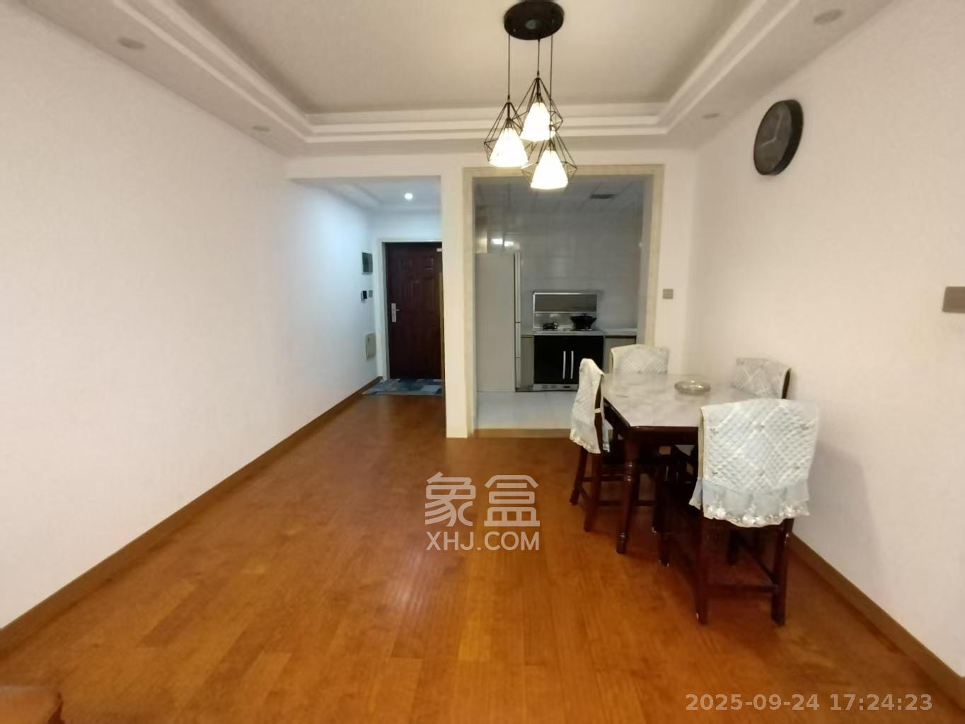 保利香槟国际  3室2厅2卫    2200.0元/月室内图