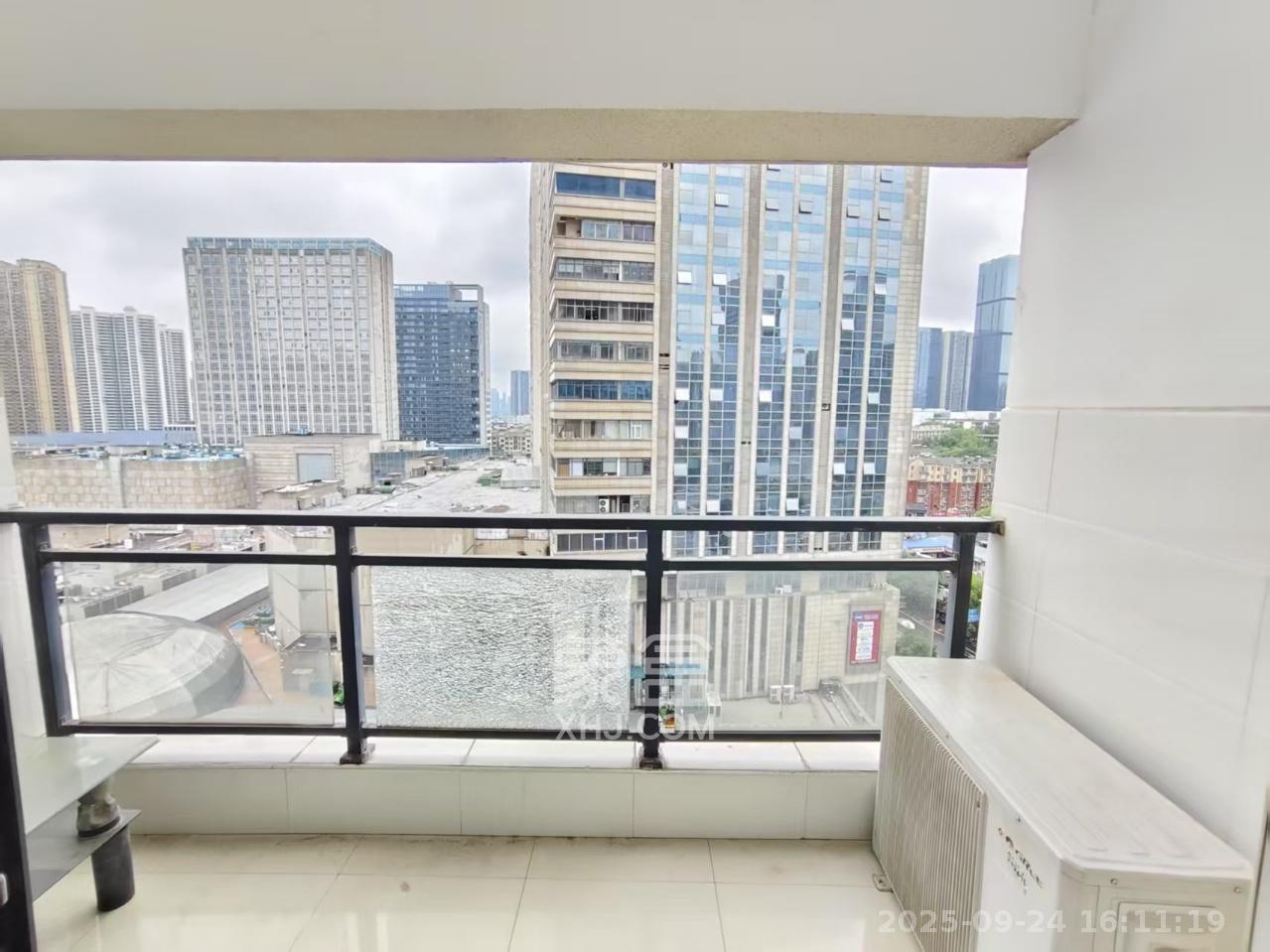 奥克斯广场 3室2厅1卫 2600.0元/月 奥克斯广场 3室2厅1卫 2600.0元/月室内图