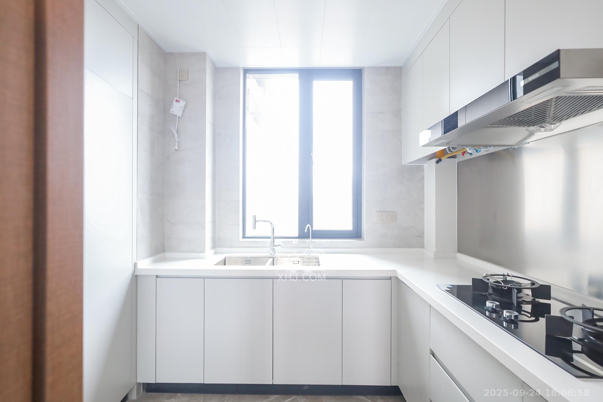 江山印  4室2厅2卫    618.0万 江山印  4室2厅2卫    618.0万厨房