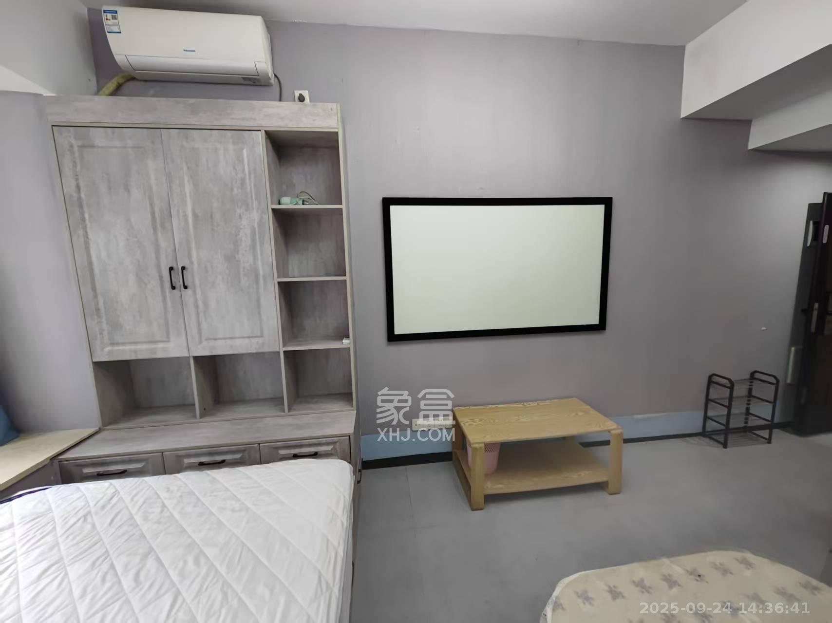 洋湖时代  1室1厅1卫    1100.0元/月 洋湖时代  1室1厅1卫    1100.0元/月