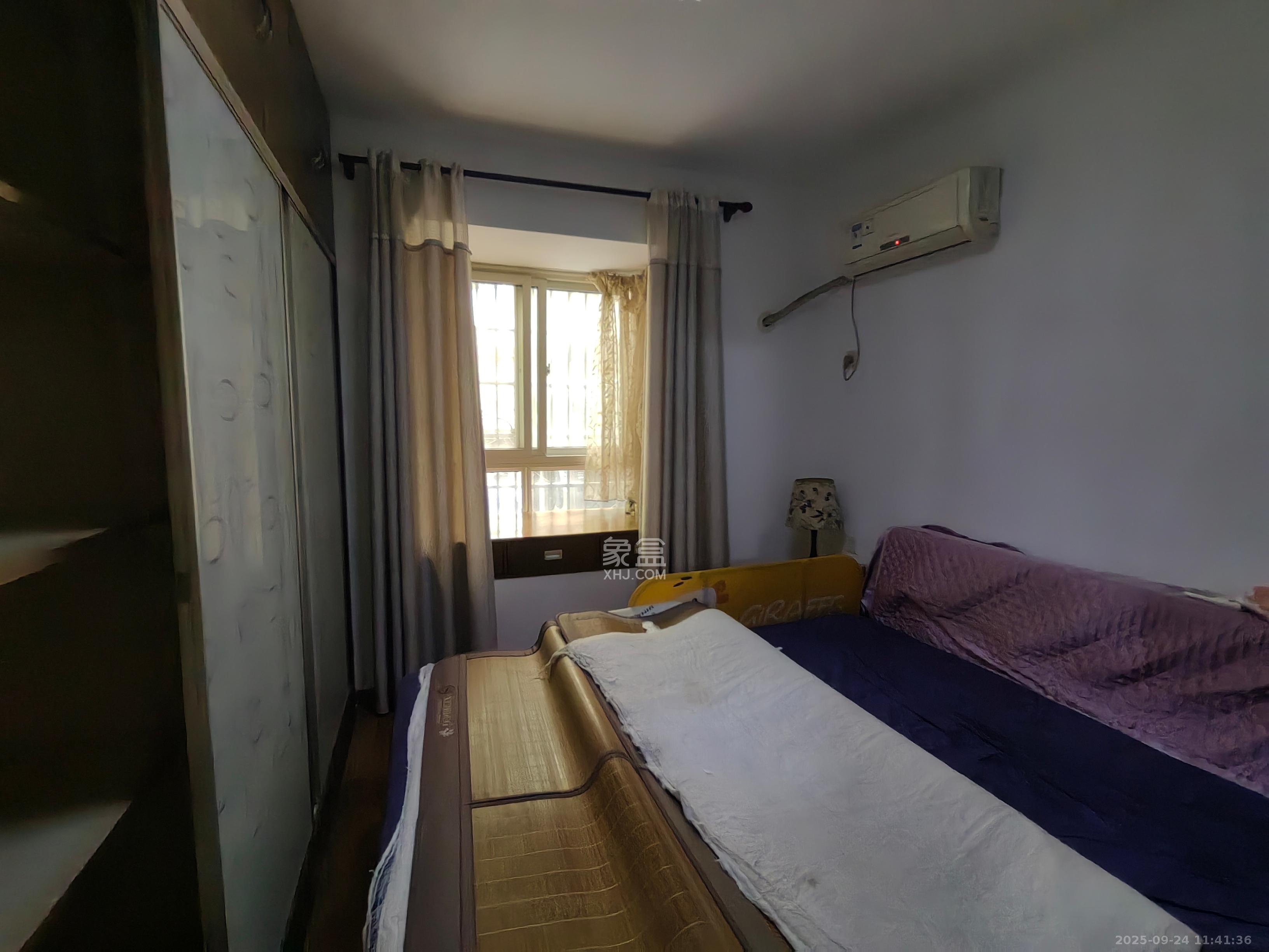 鄱阳小区 2室2厅1卫 1350.0元/月 鄱阳小区 2室2厅1卫 1350.0元/月室内图