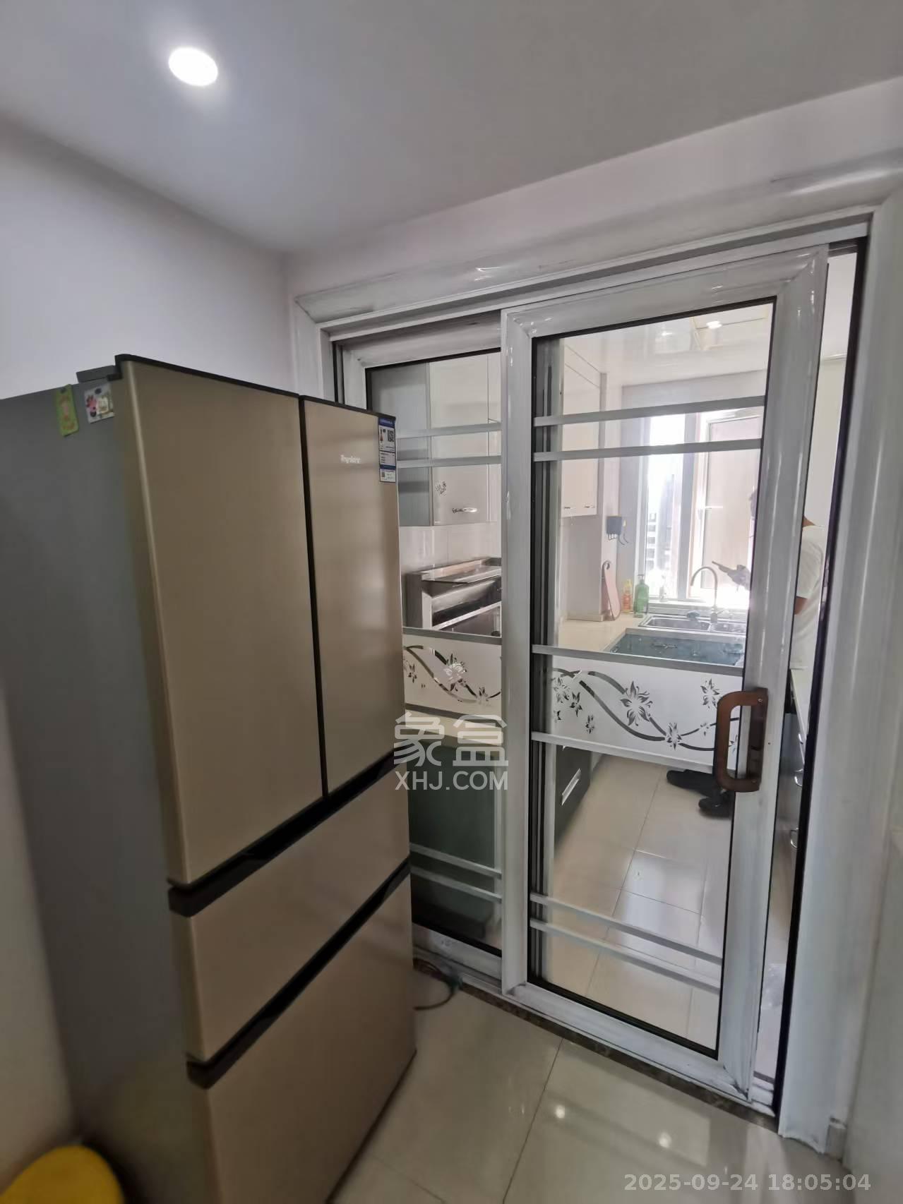 长城雅苑 3室2厅2卫 2600.0元/月 长城雅苑 3室2厅2卫 2600.0元/月室内图