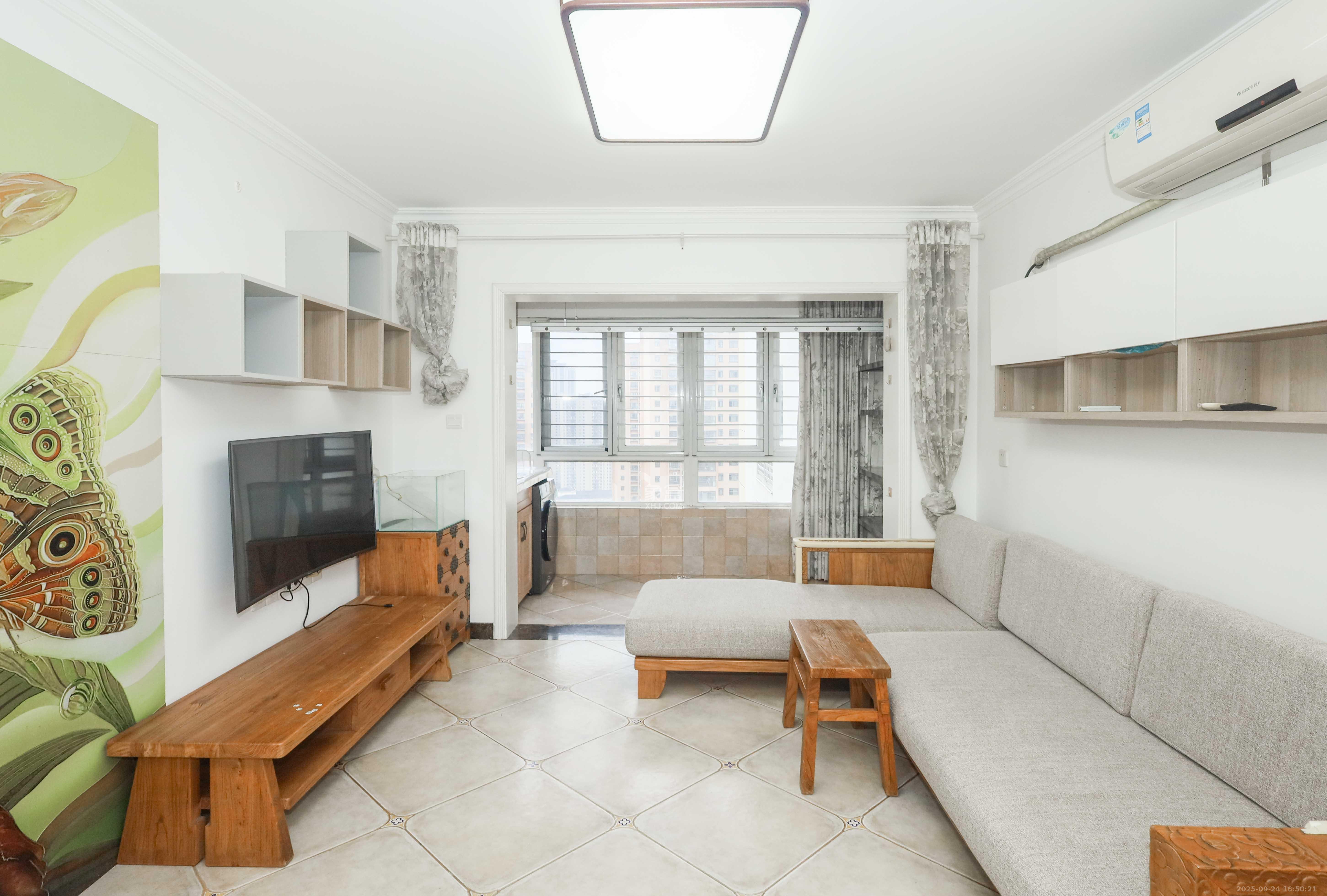 好莱城（弘德西街）  2室2厅1卫    66.0万