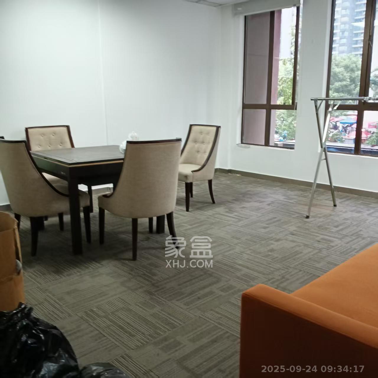 华润凤凰城三期   220.0㎡      3500.0元/月室内图