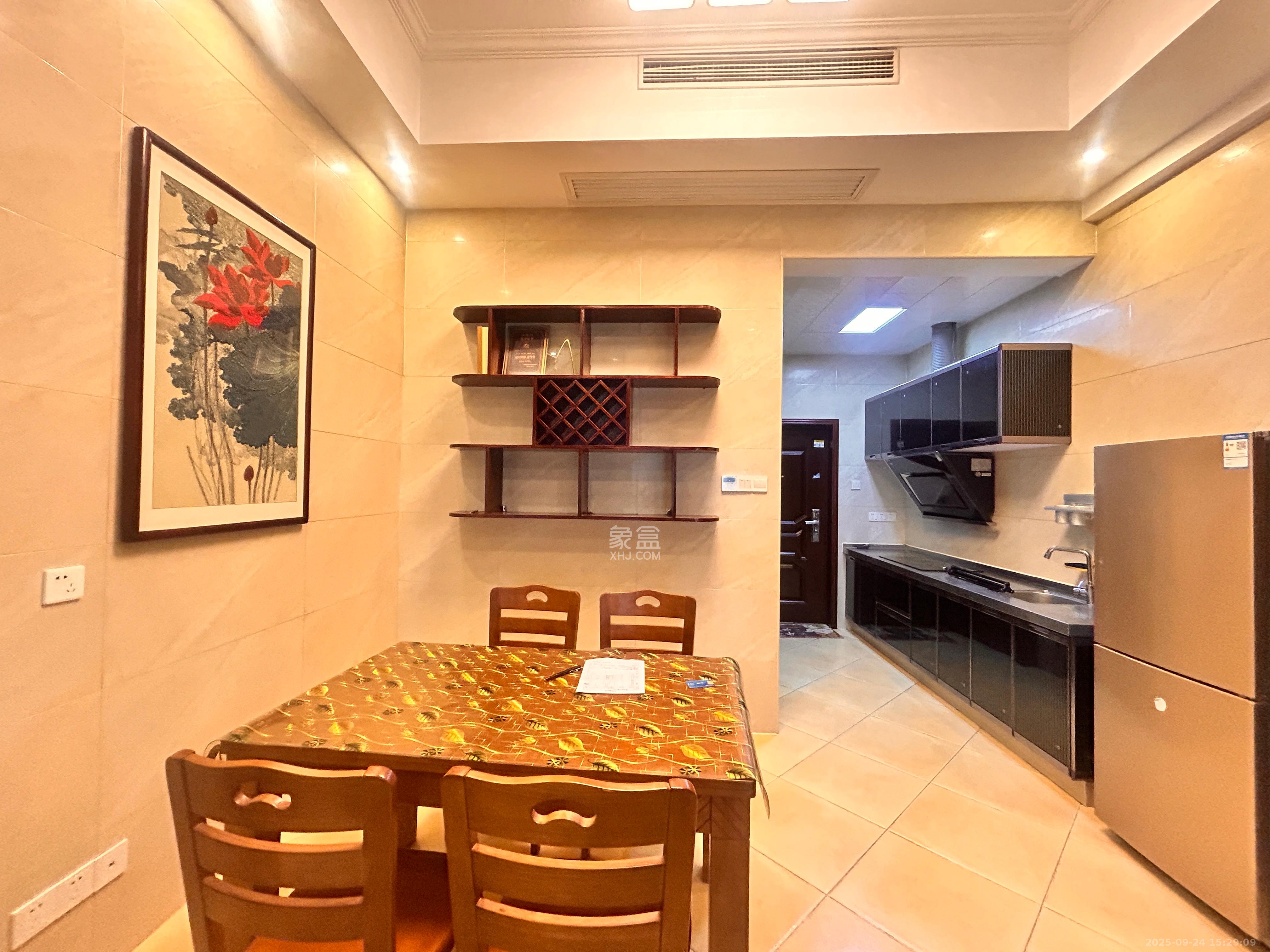 荣悦台 1室1厅1卫 2200.0元/月 荣悦台 1室1厅1卫 2200.0元/月室内图