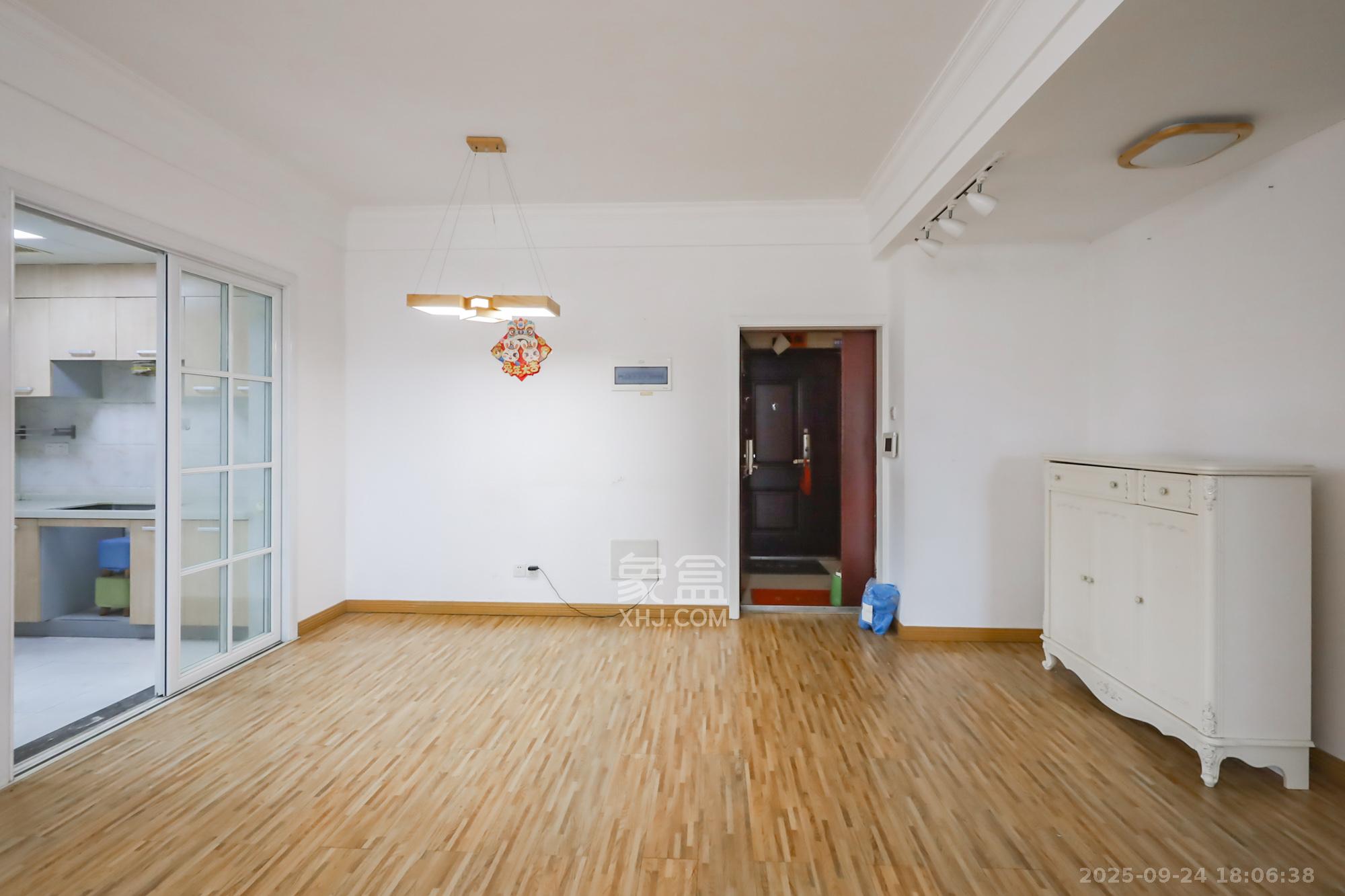 蓝光雍锦阁 3室2厅1卫 118.0万 蓝光雍锦阁 3室2厅1卫 118.0万其他