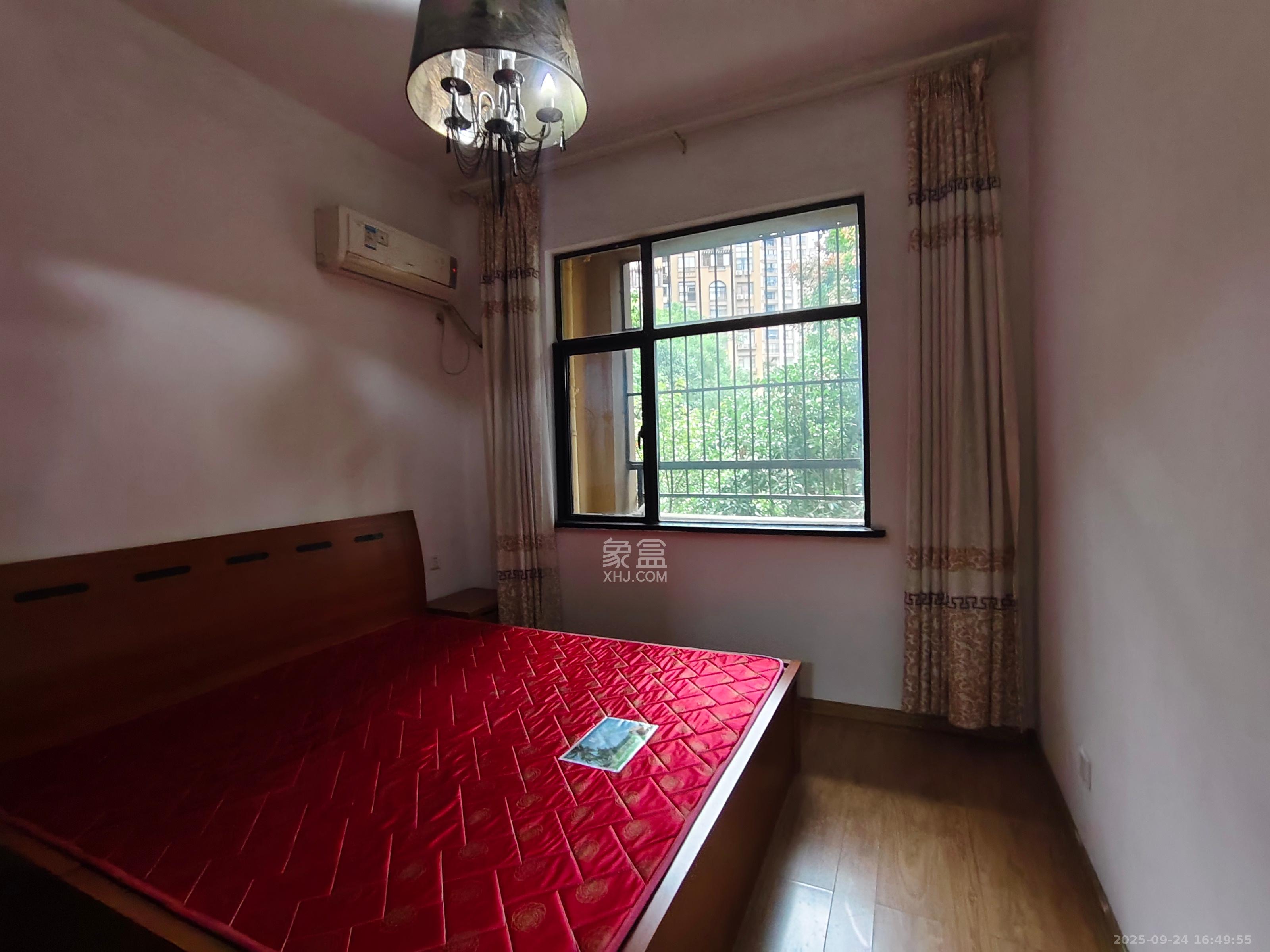 金侨城 3室2厅2卫 1300.0元/月 金侨城 3室2厅2卫 1300.0元/月室内图