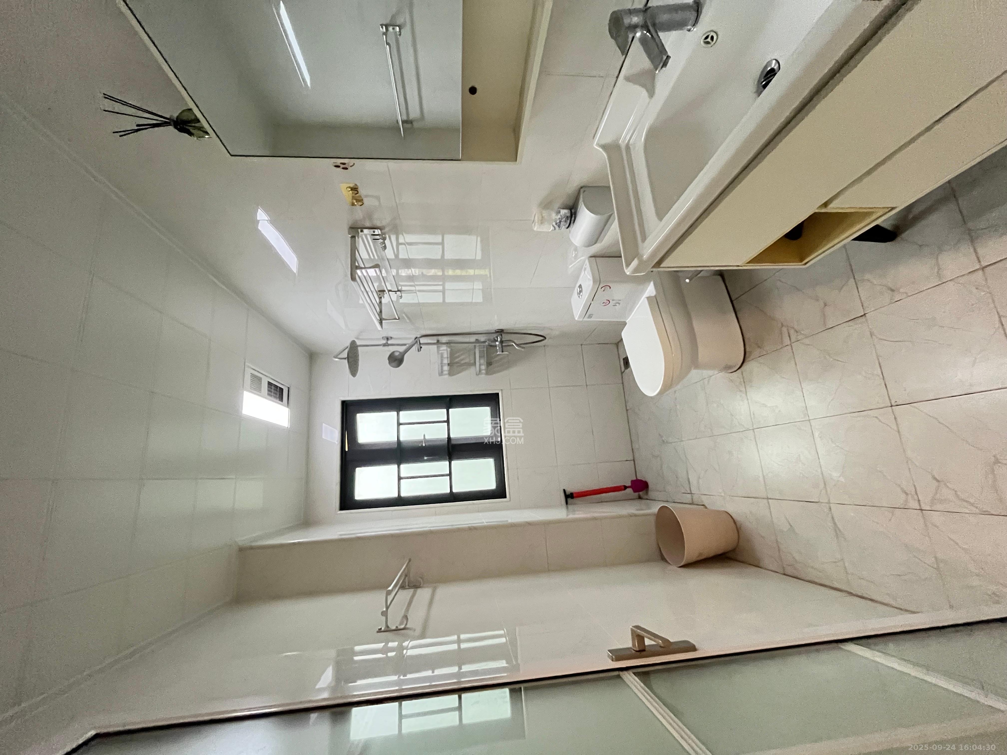 恒大雅苑 3室2厅2卫 3000.0元/月 恒大雅苑 3室2厅2卫 3000.0元/月室内图