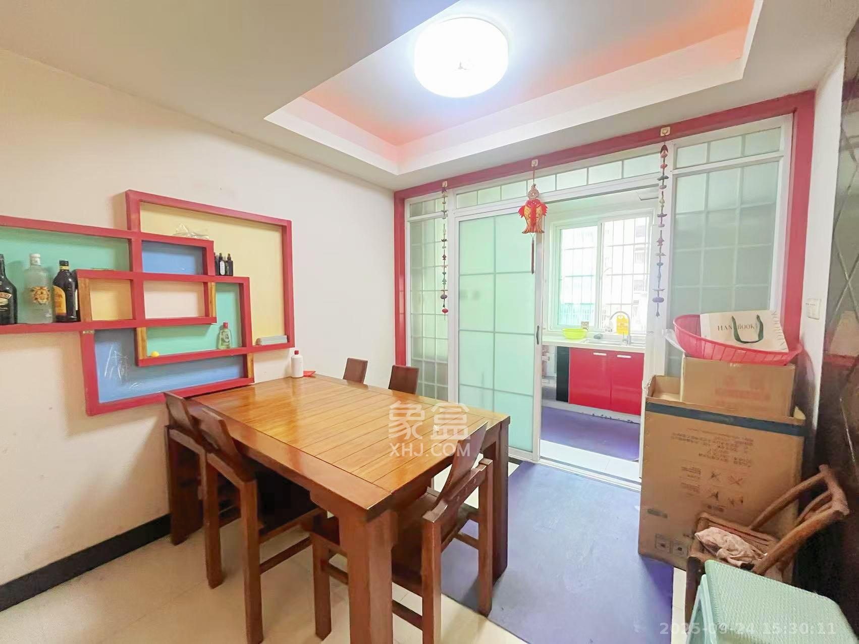 恩瑞麓山名园(龙王港小区) 3室2厅2卫 2300.0元/月 恩瑞麓山名园(龙王港小区) 3室2厅2卫 2300.0元/月室内图