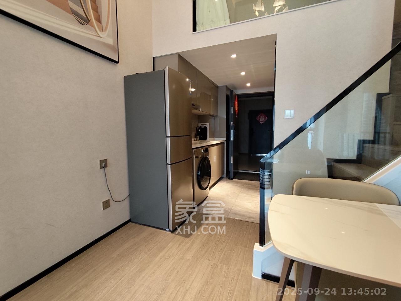 中一鲲出(鲲鹏府) 2室1厅1卫 2700.0元/月 中一鲲出(鲲鹏府) 2室1厅1卫 2700.0元/月室内图